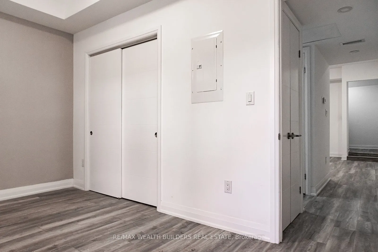 215 Jarvis Street, #1