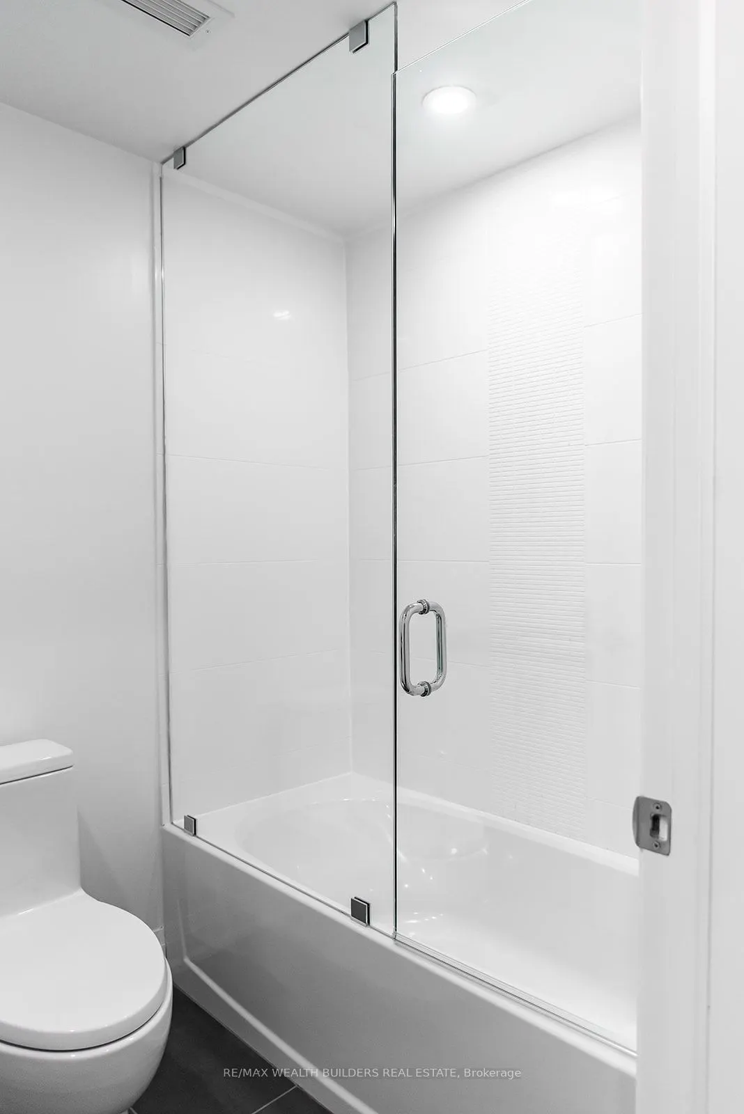 215 Jarvis Street, #1