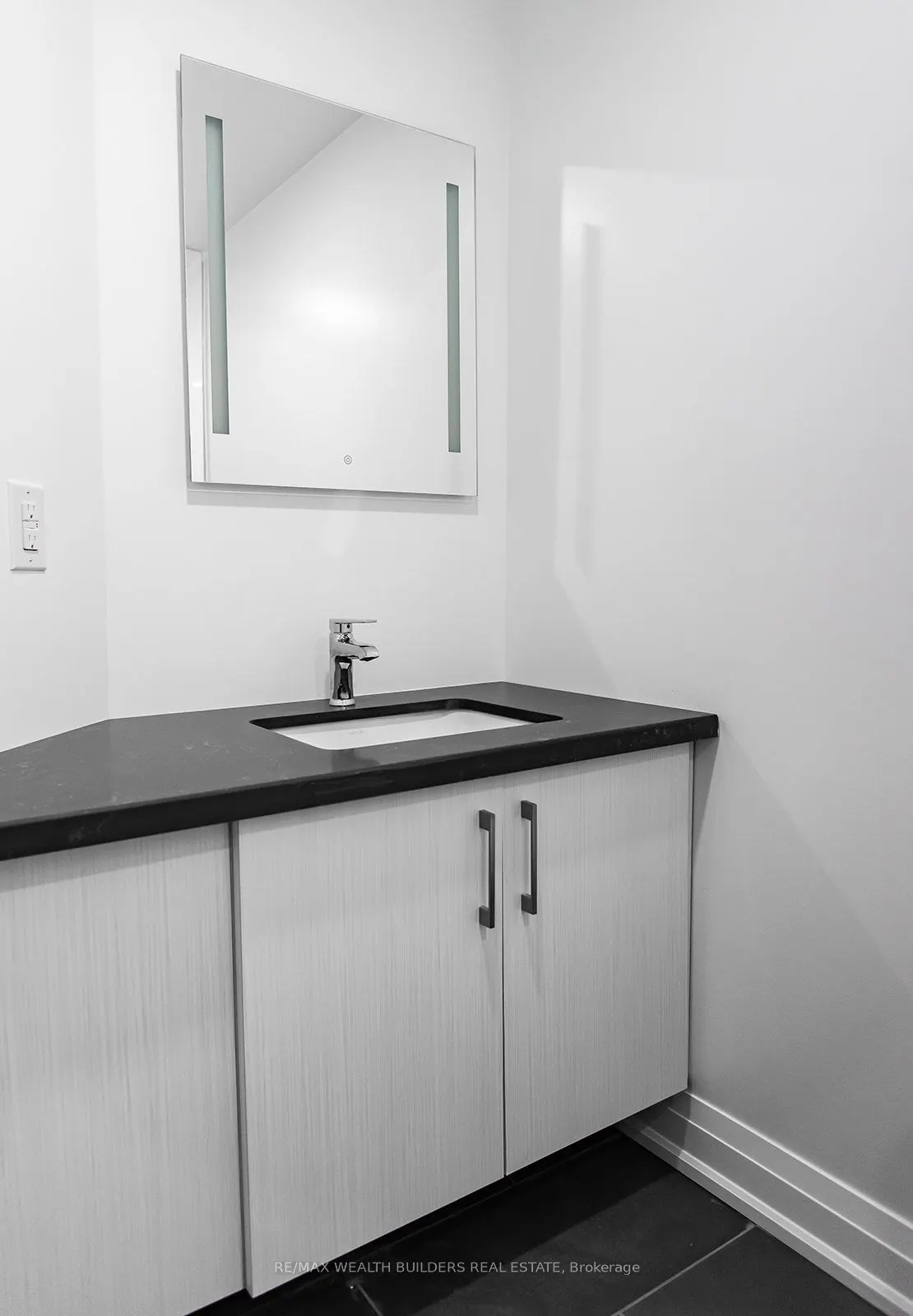 215 Jarvis Street, #1