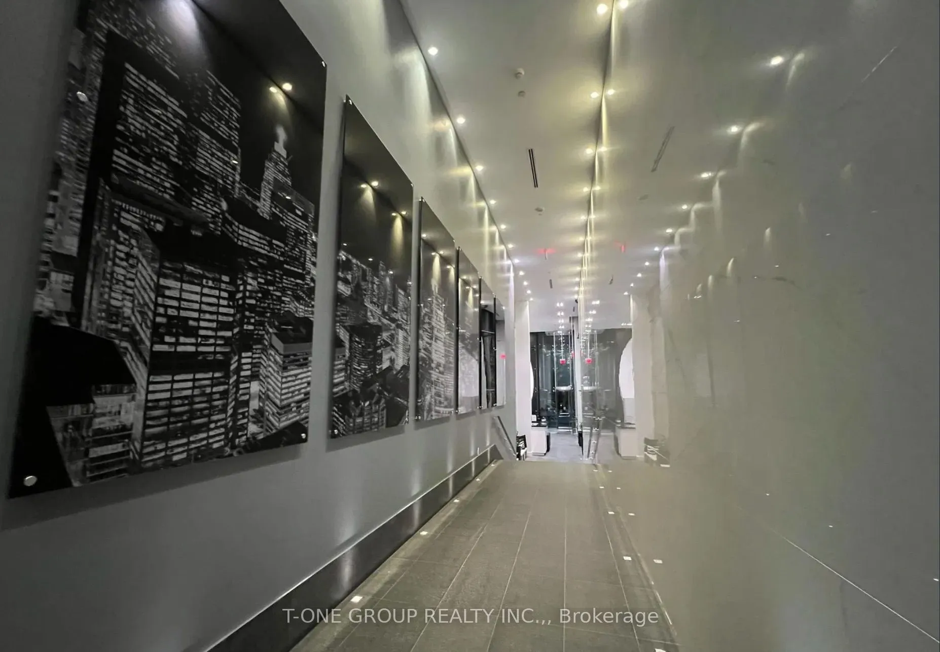 224 King Street W, #303