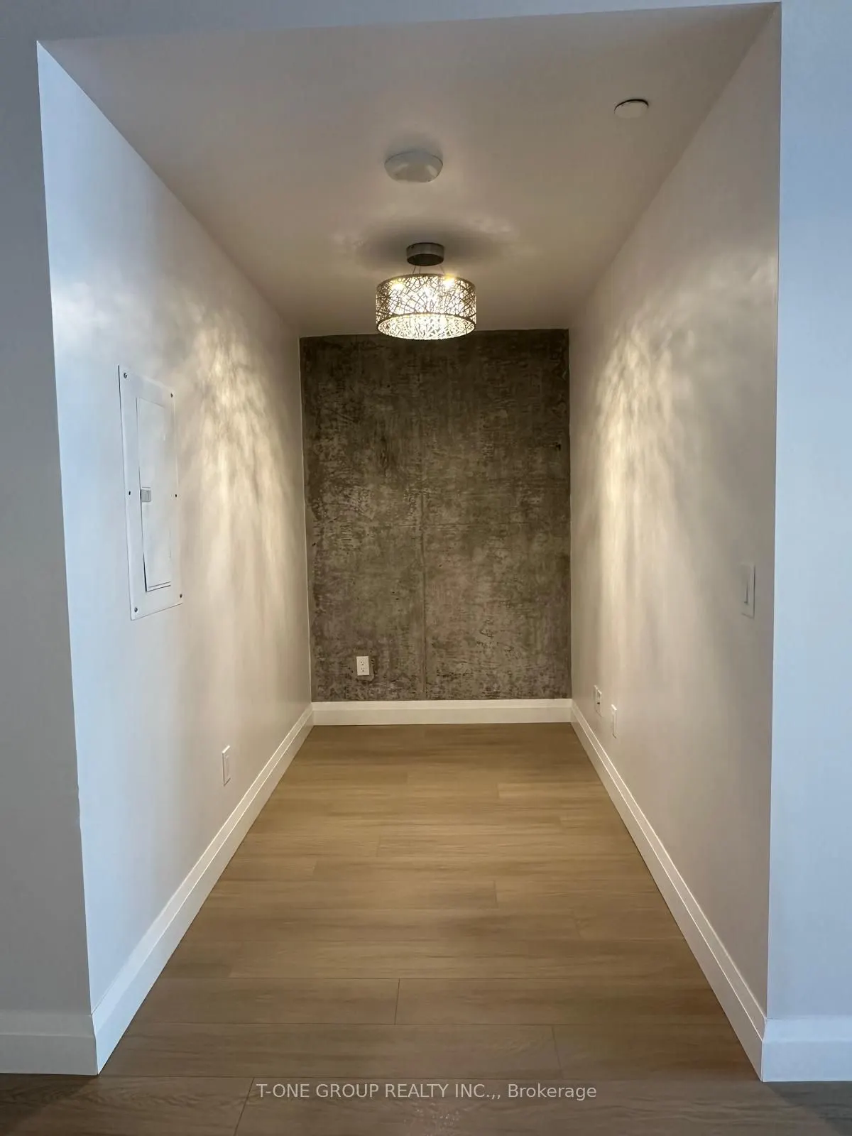 224 King Street W, #303