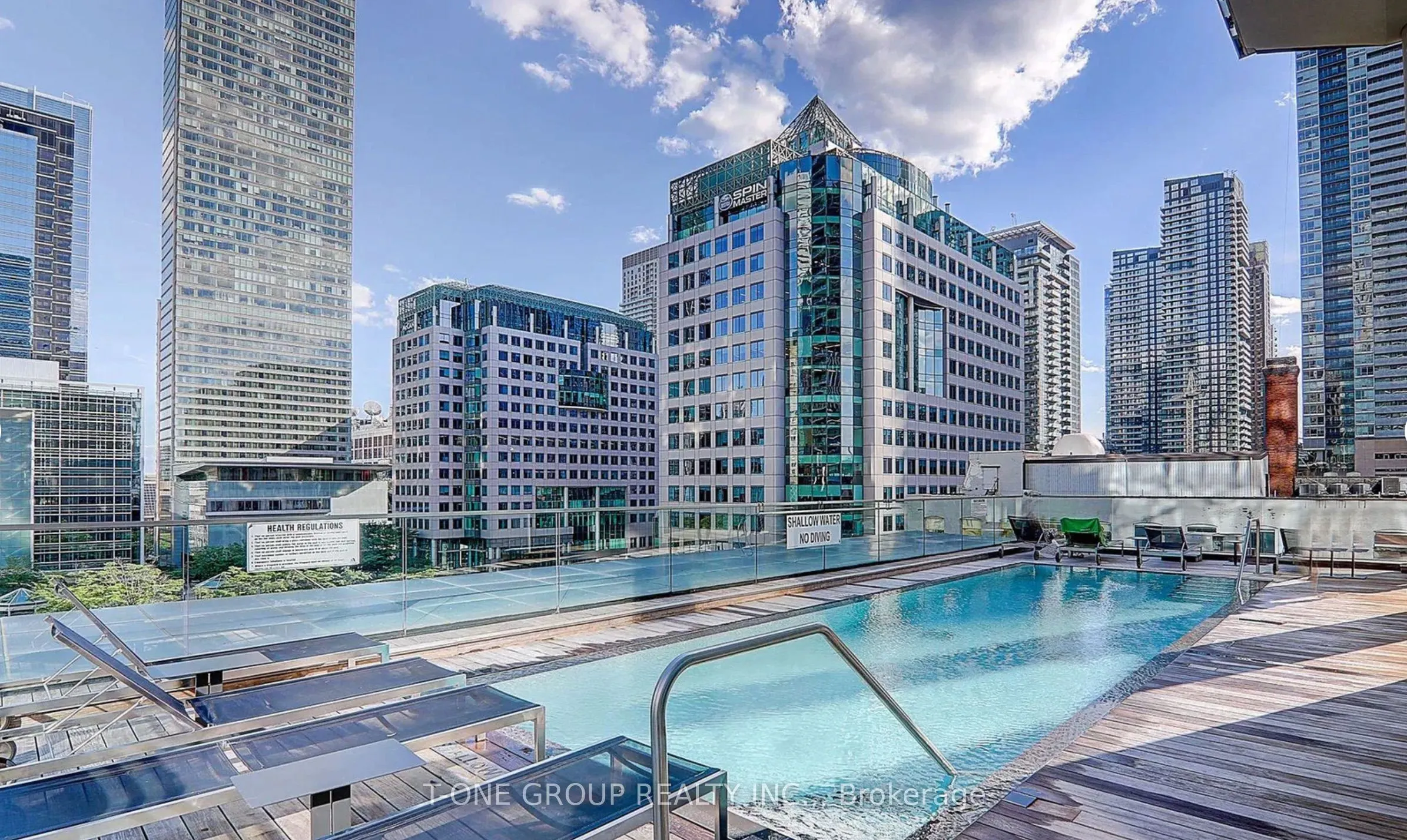 224 King Street W, #303