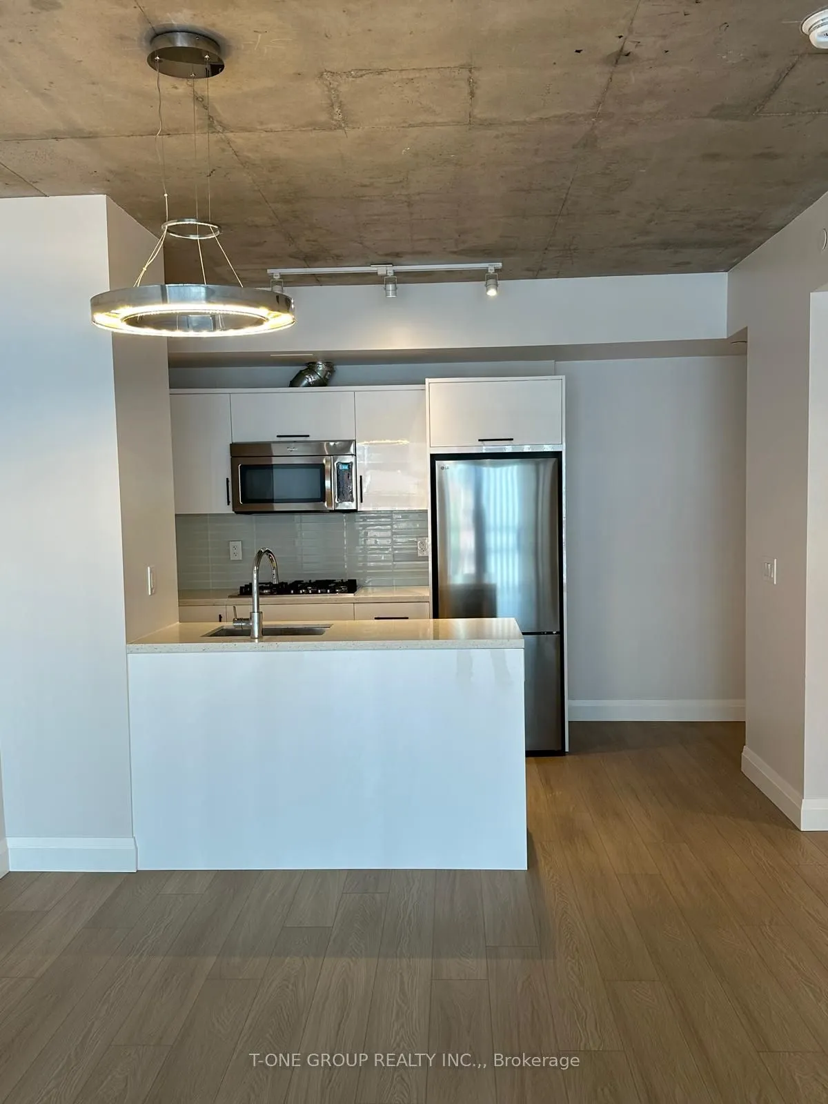 224 King Street W, #303