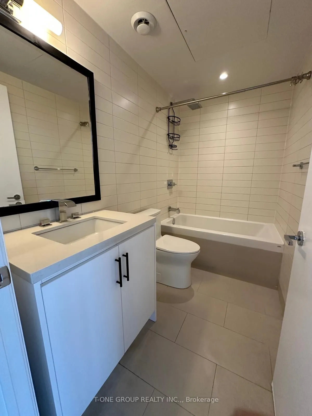 224 King Street W, #303