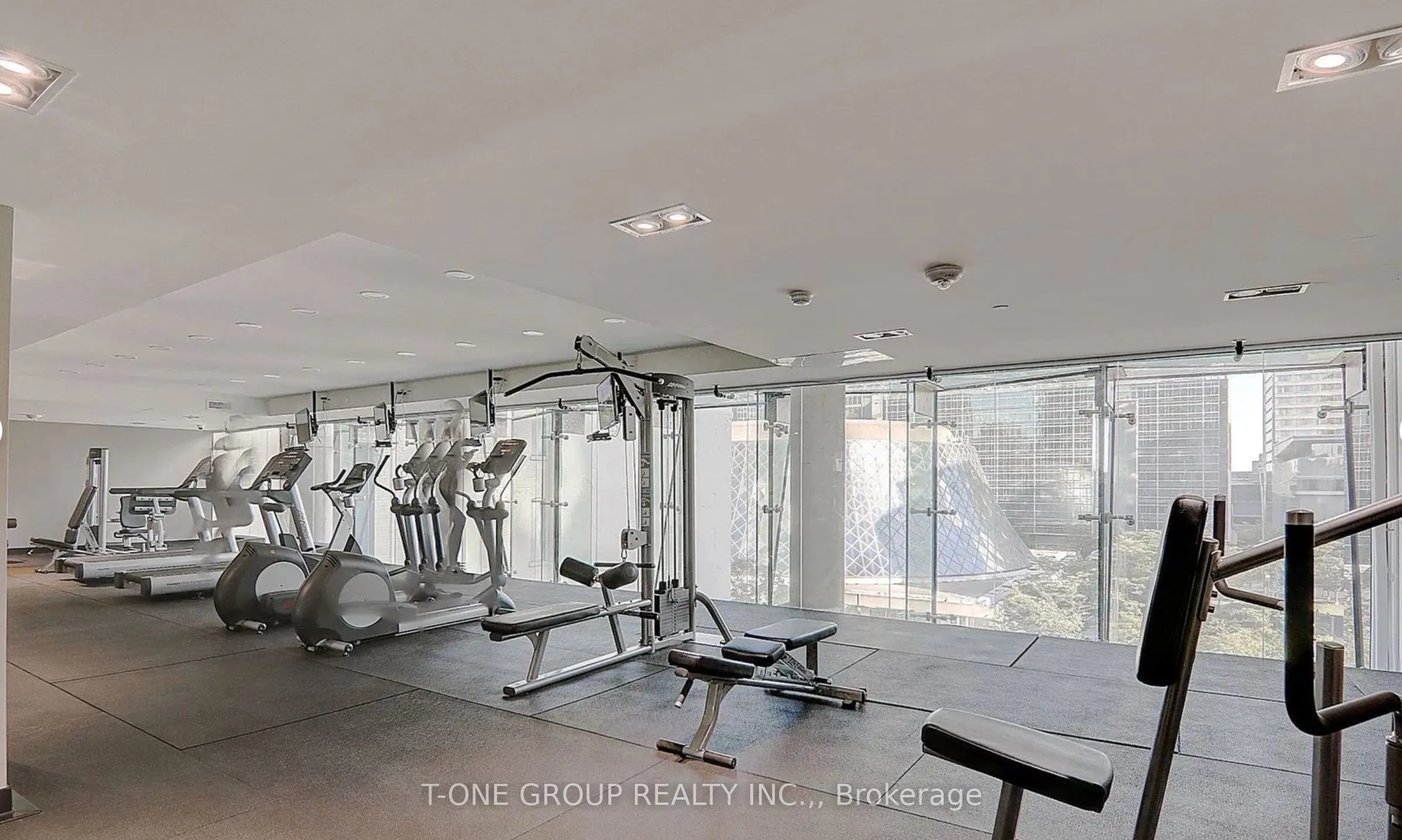224 King Street W, #303
