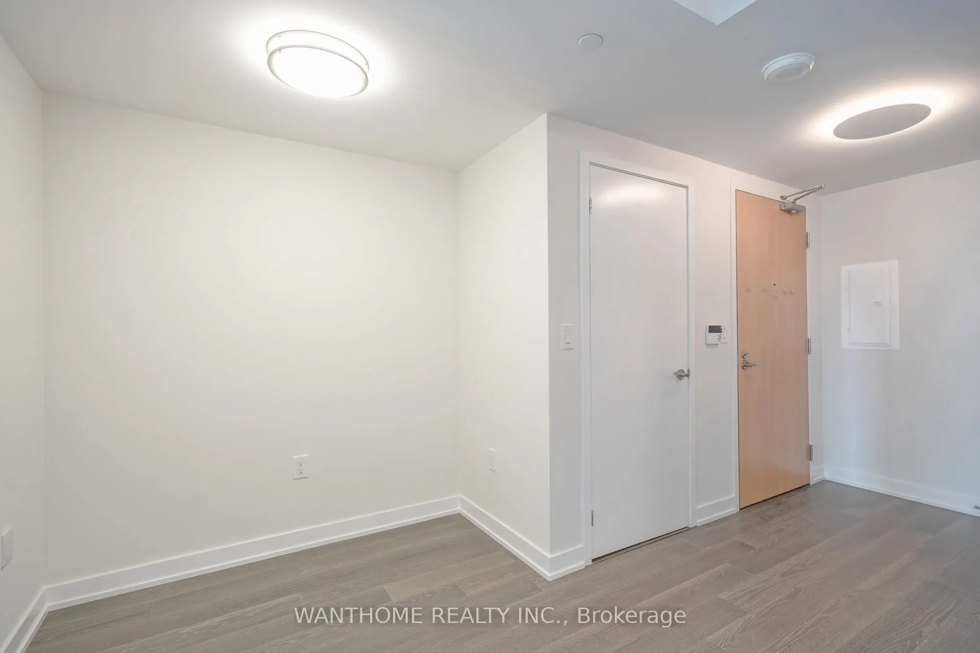 11 Wellesley Street W, #1607