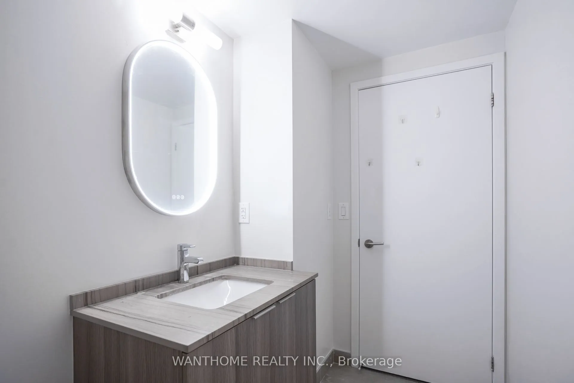 11 Wellesley Street W, #1607