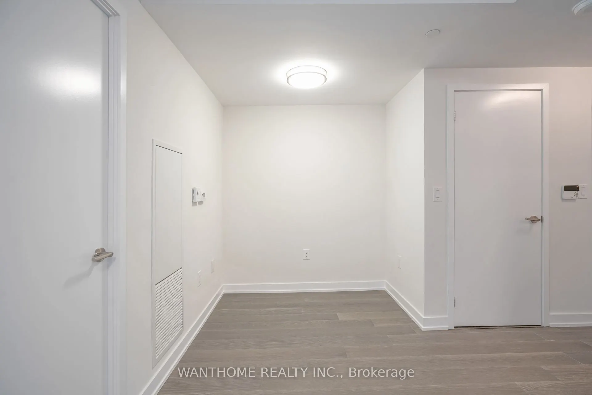 11 Wellesley Street W, #1607