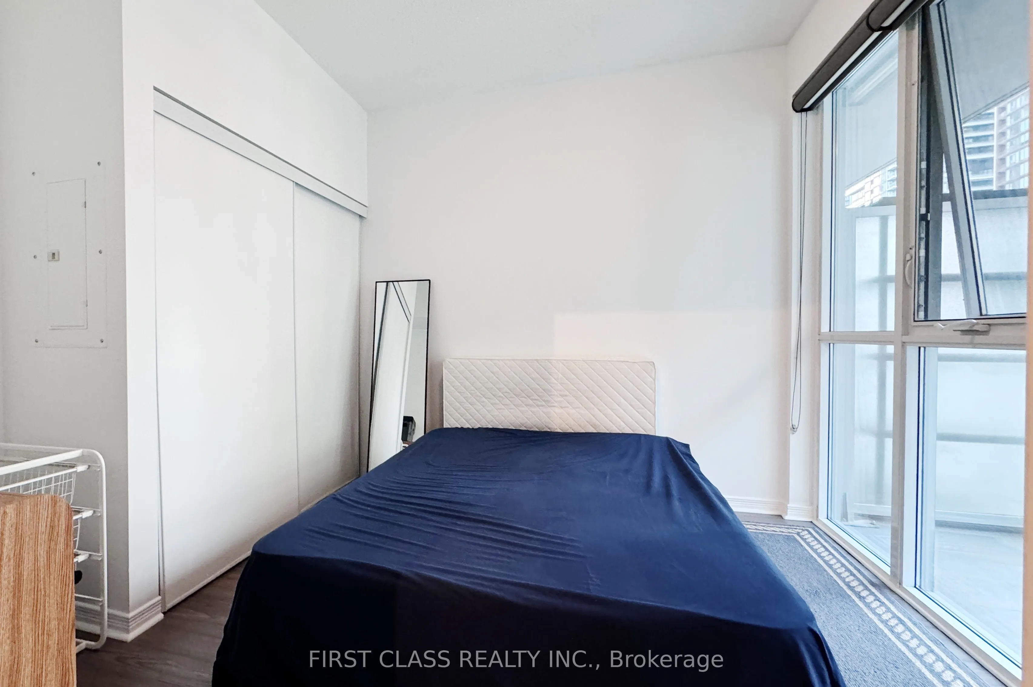 352 Front Street W, #1217