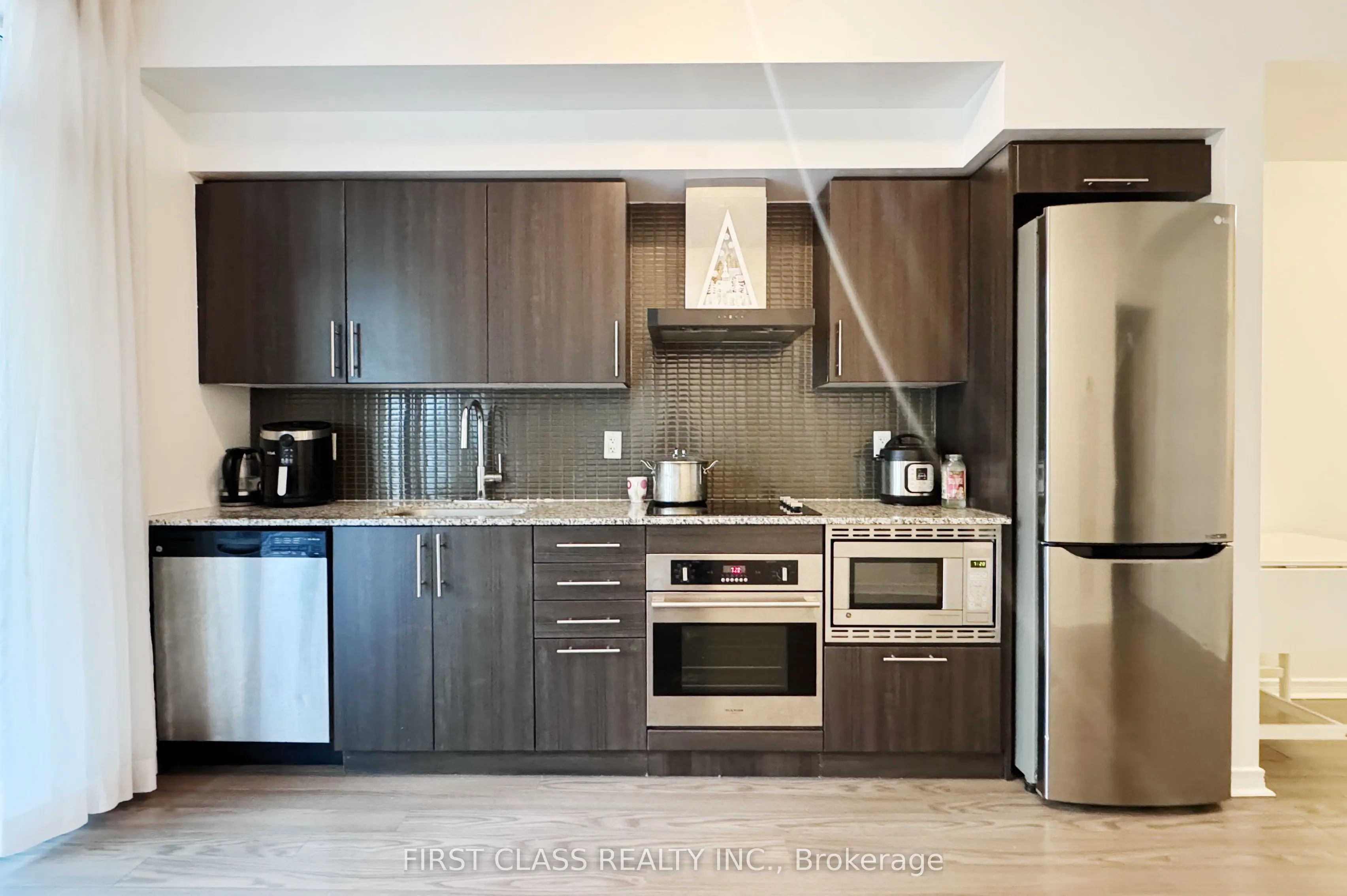 352 Front Street W, #1217