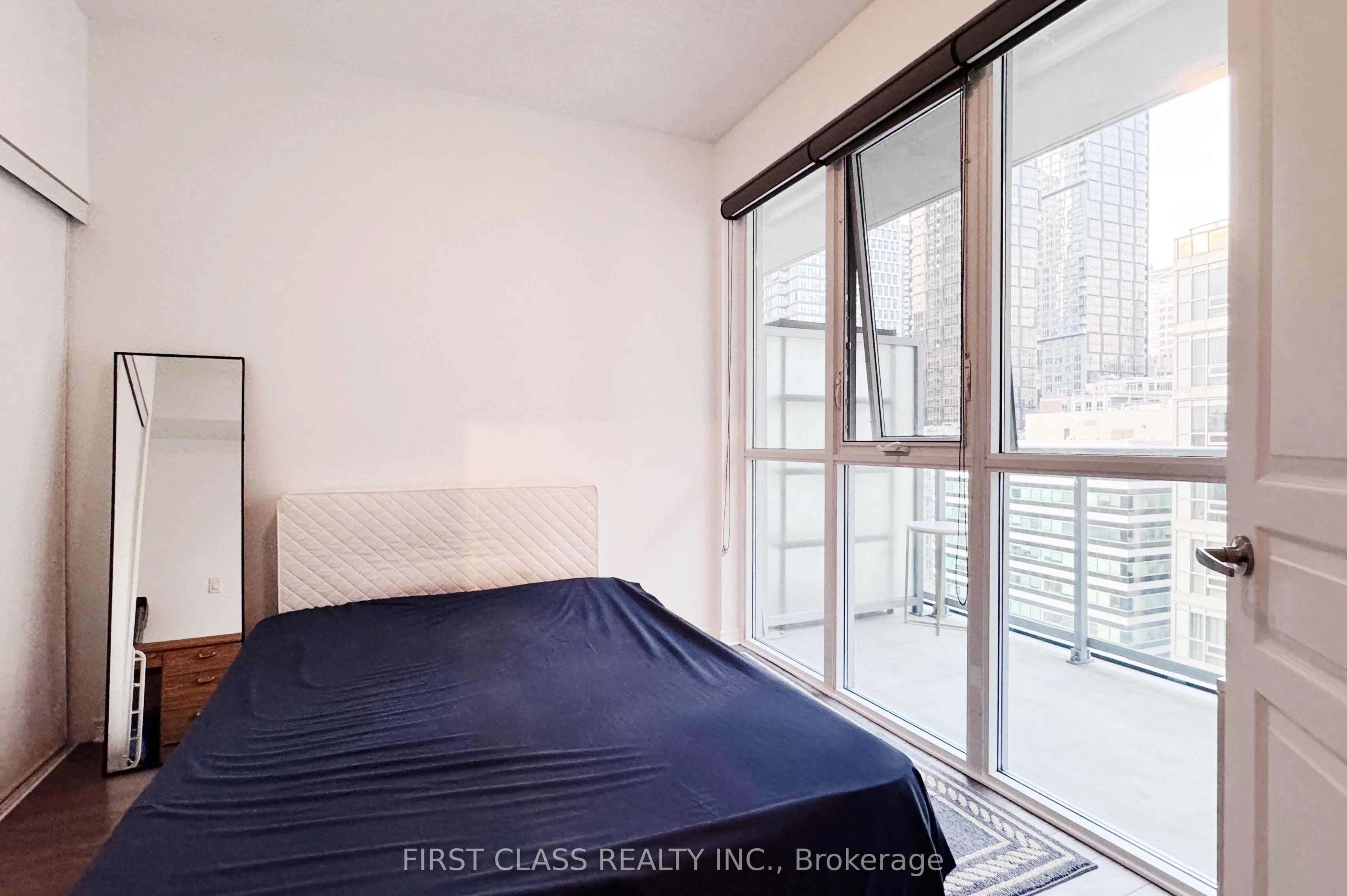 352 Front Street W, #1217
