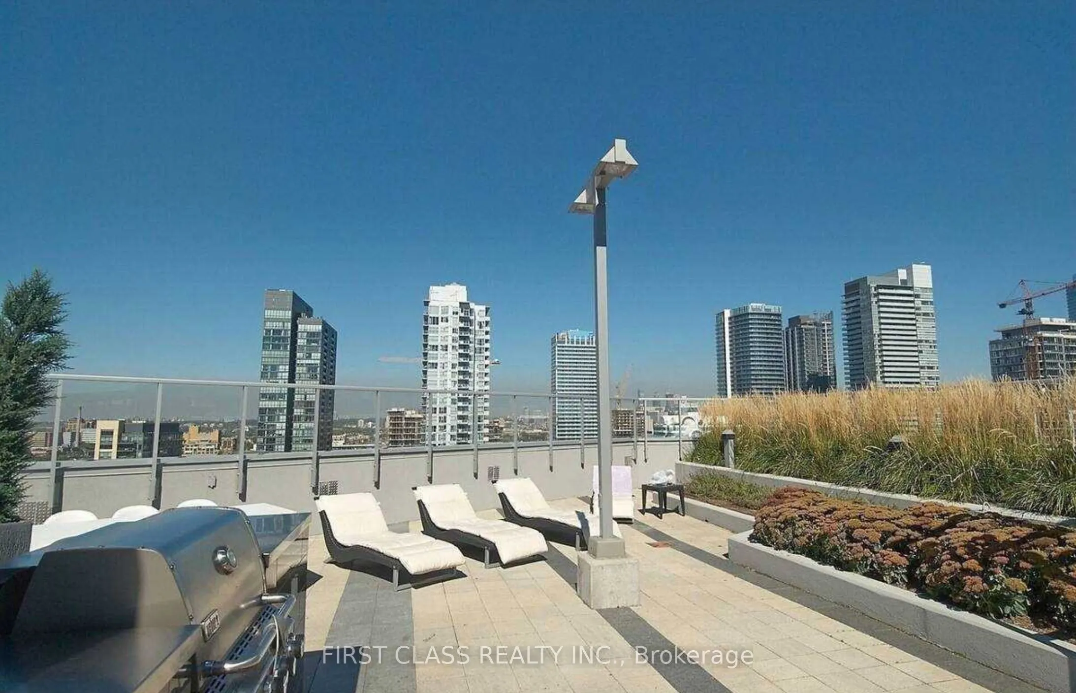 352 Front Street W, #1217