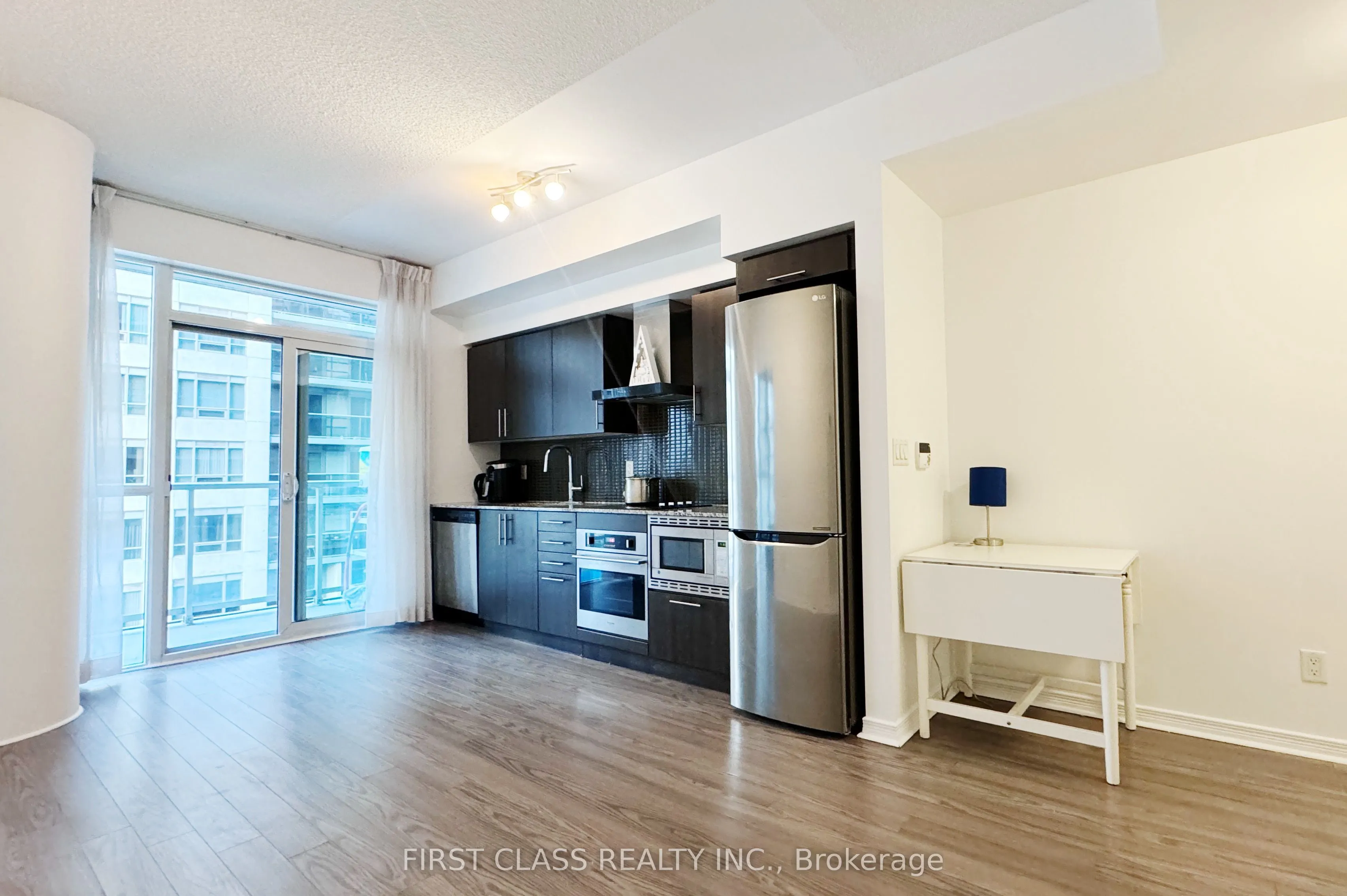352 Front Street W, #1217