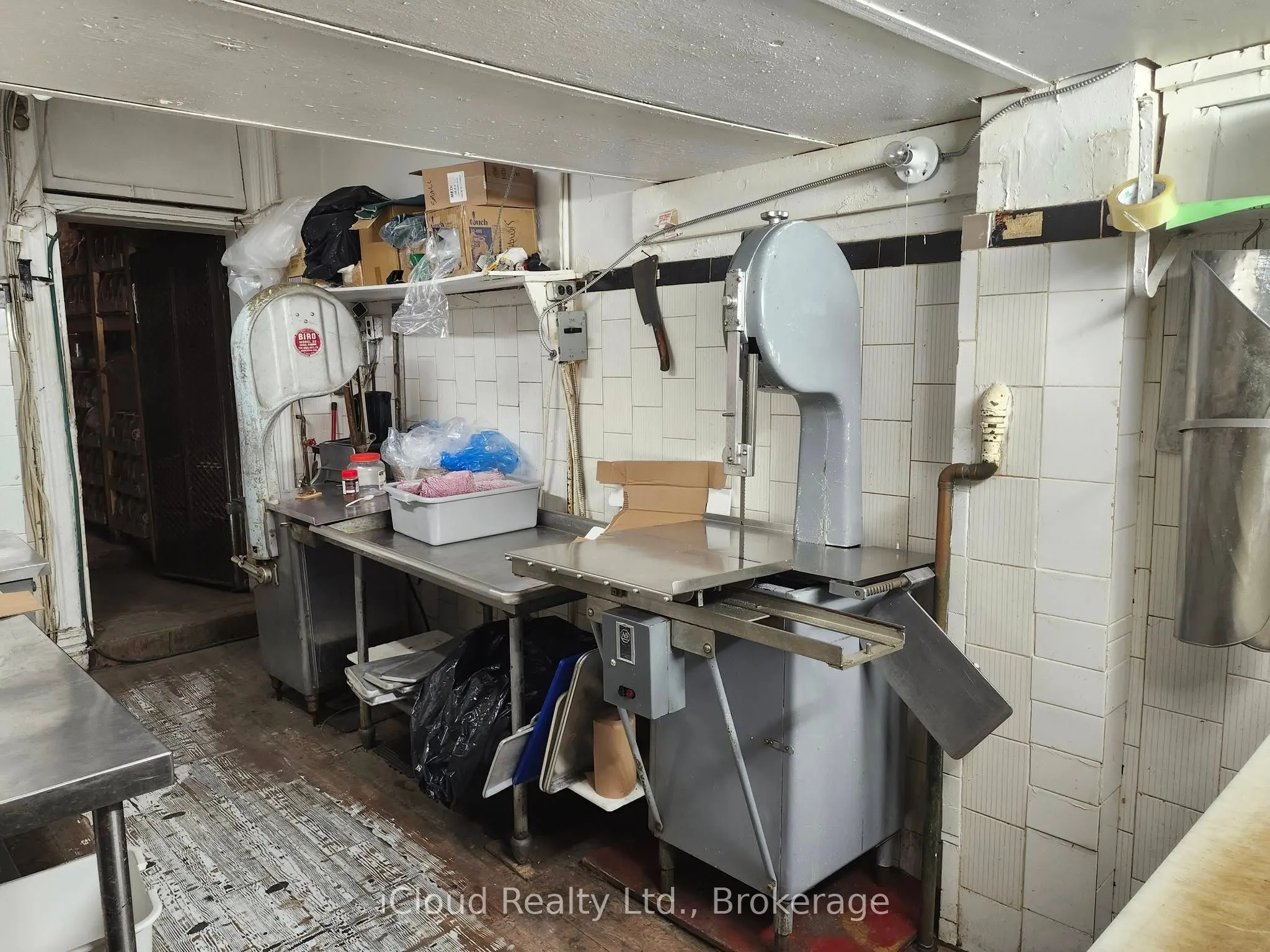 236 Queen Street E