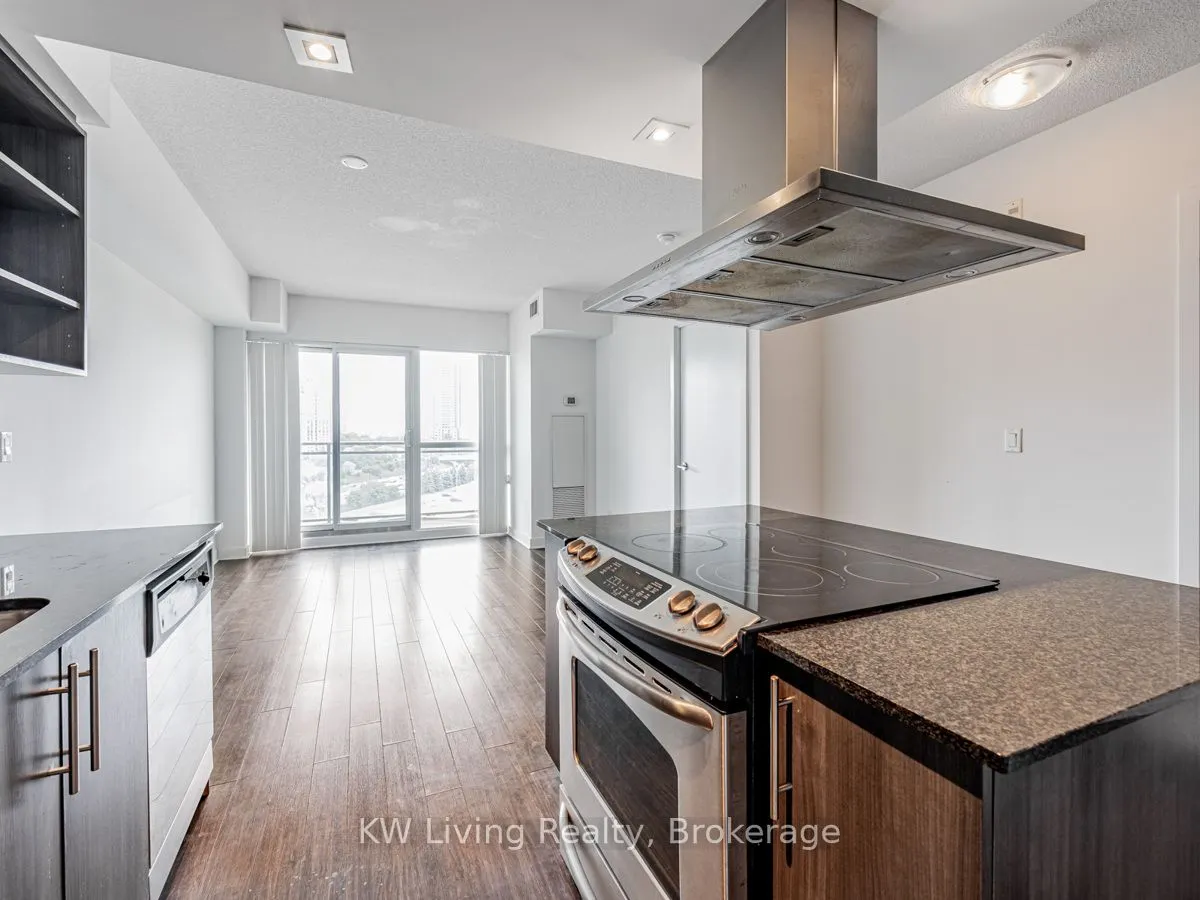 120 Dallimore Circle, #819