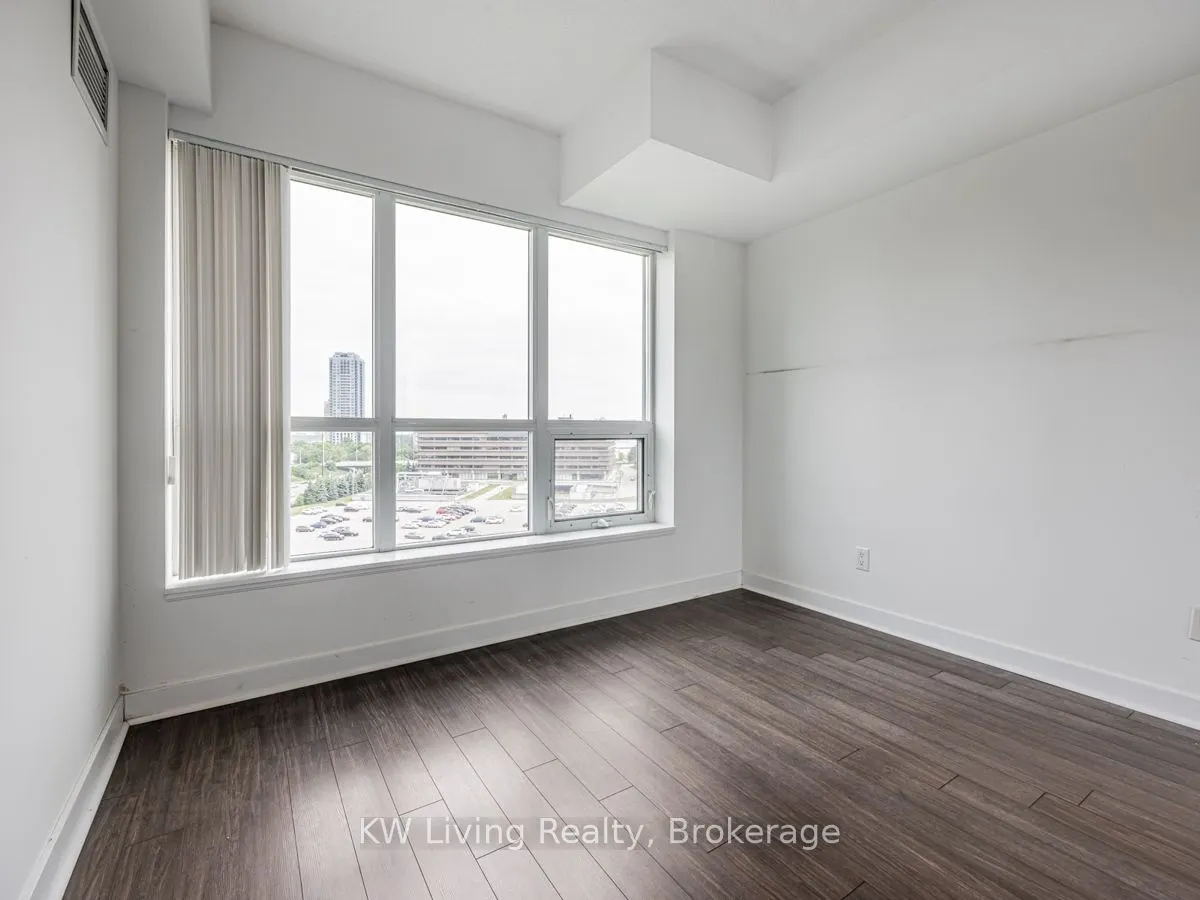 120 Dallimore Circle, #819