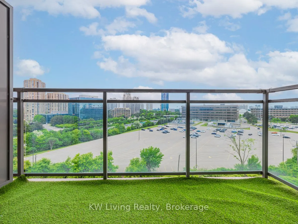 120 Dallimore Circle, #819