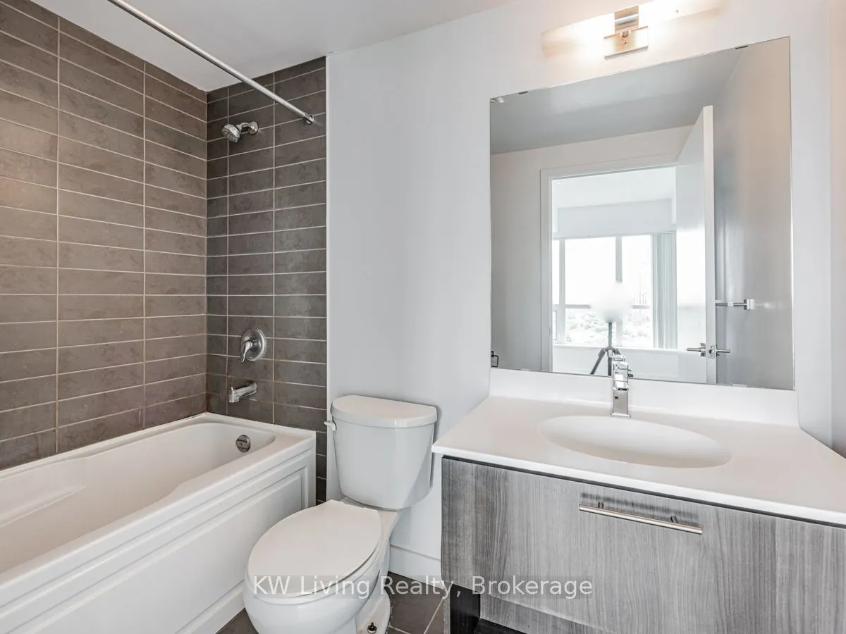 120 Dallimore Circle, #819