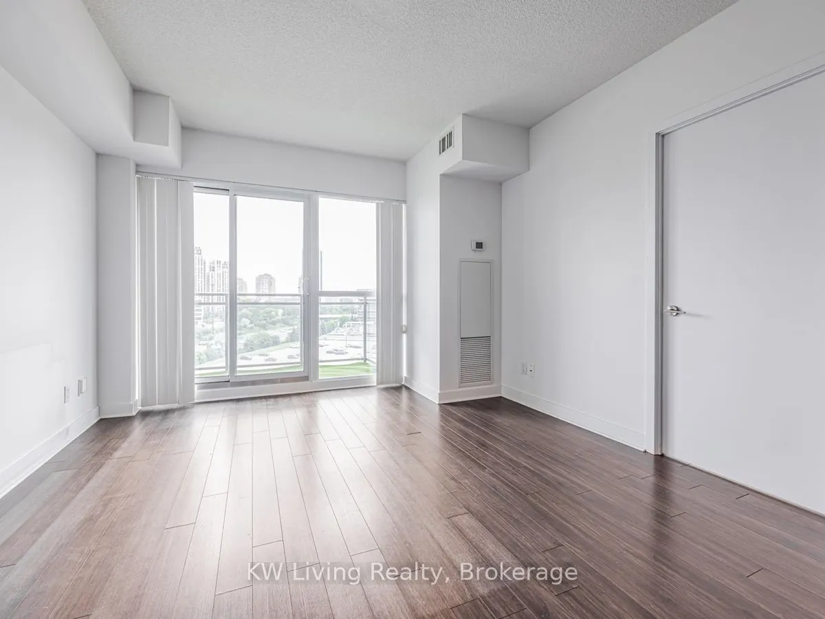 120 Dallimore Circle, #819