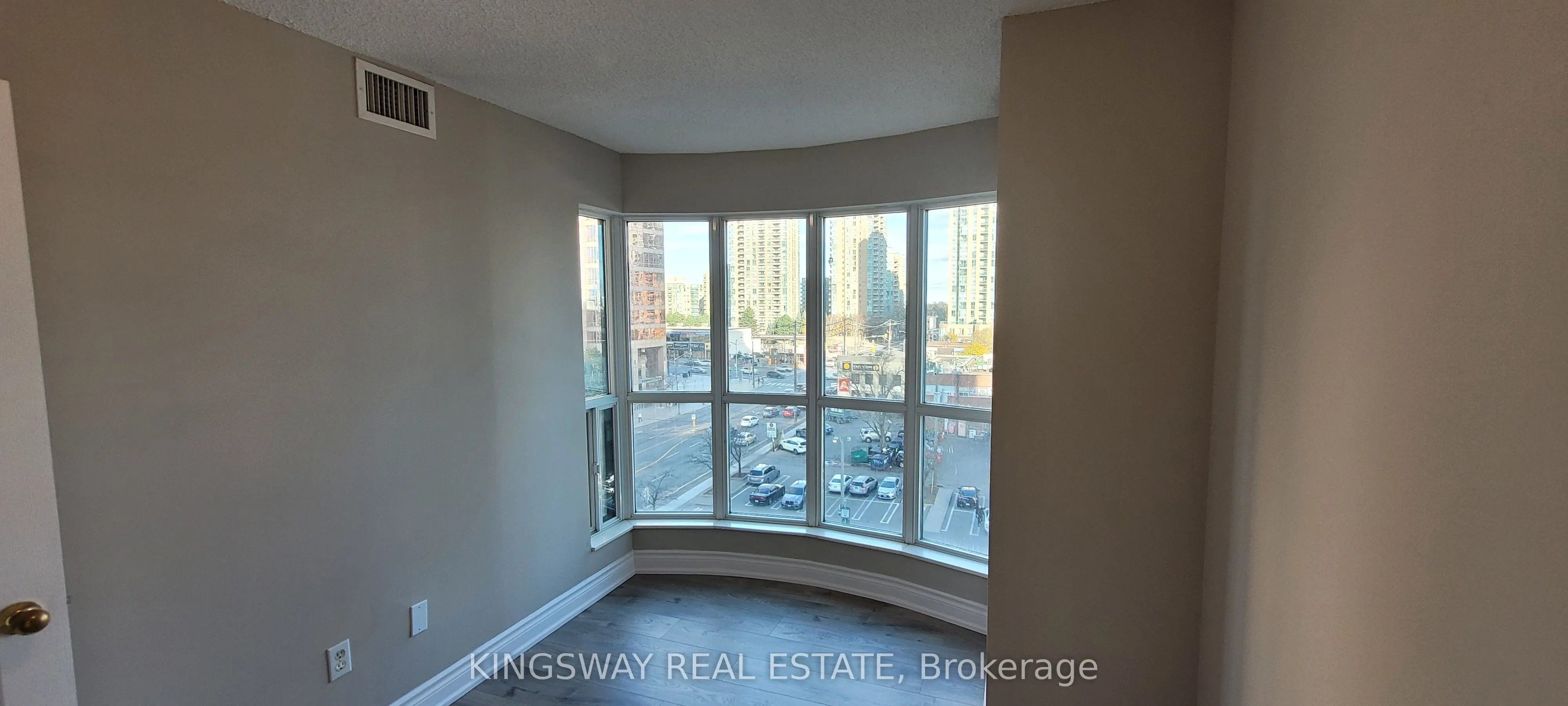 7 Lorraine Drive, #812