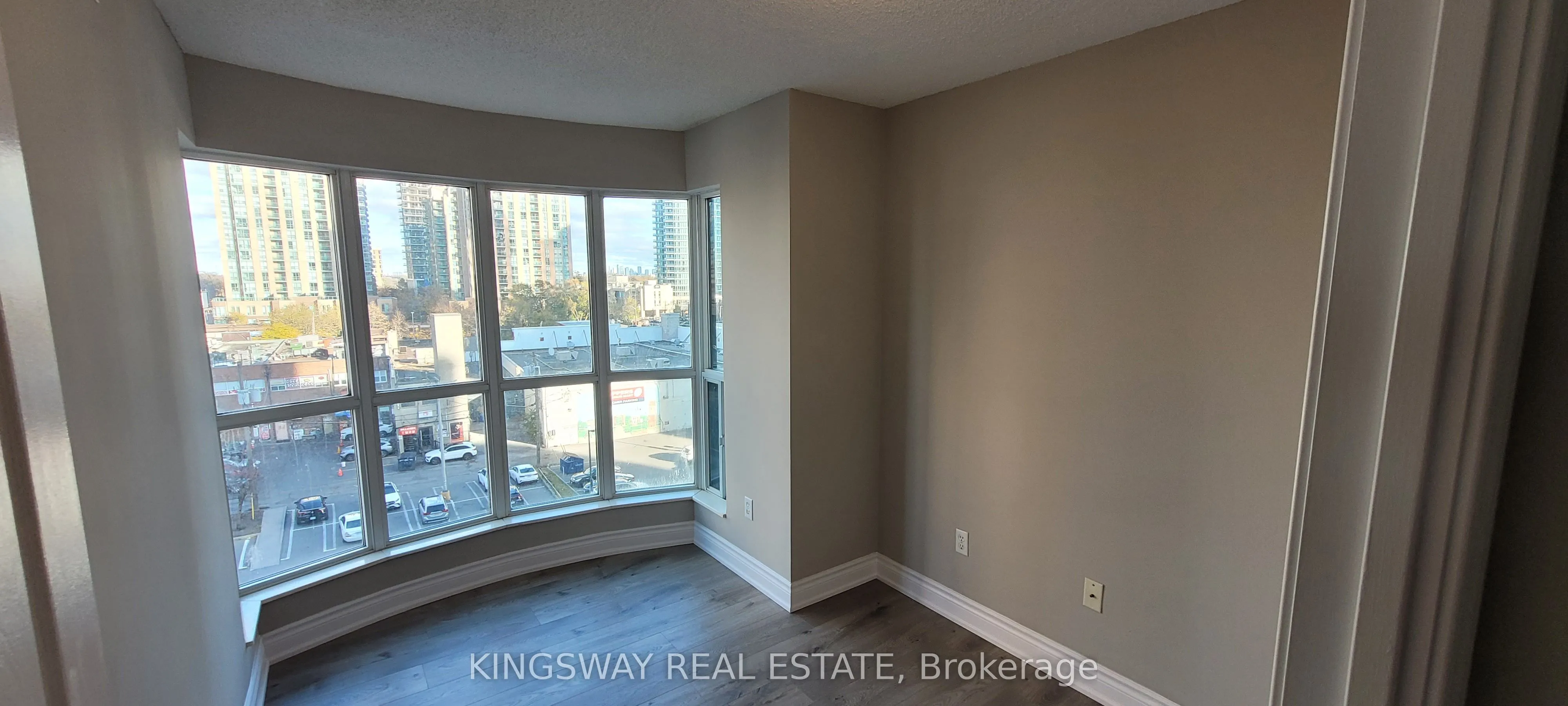 7 Lorraine Drive, #812