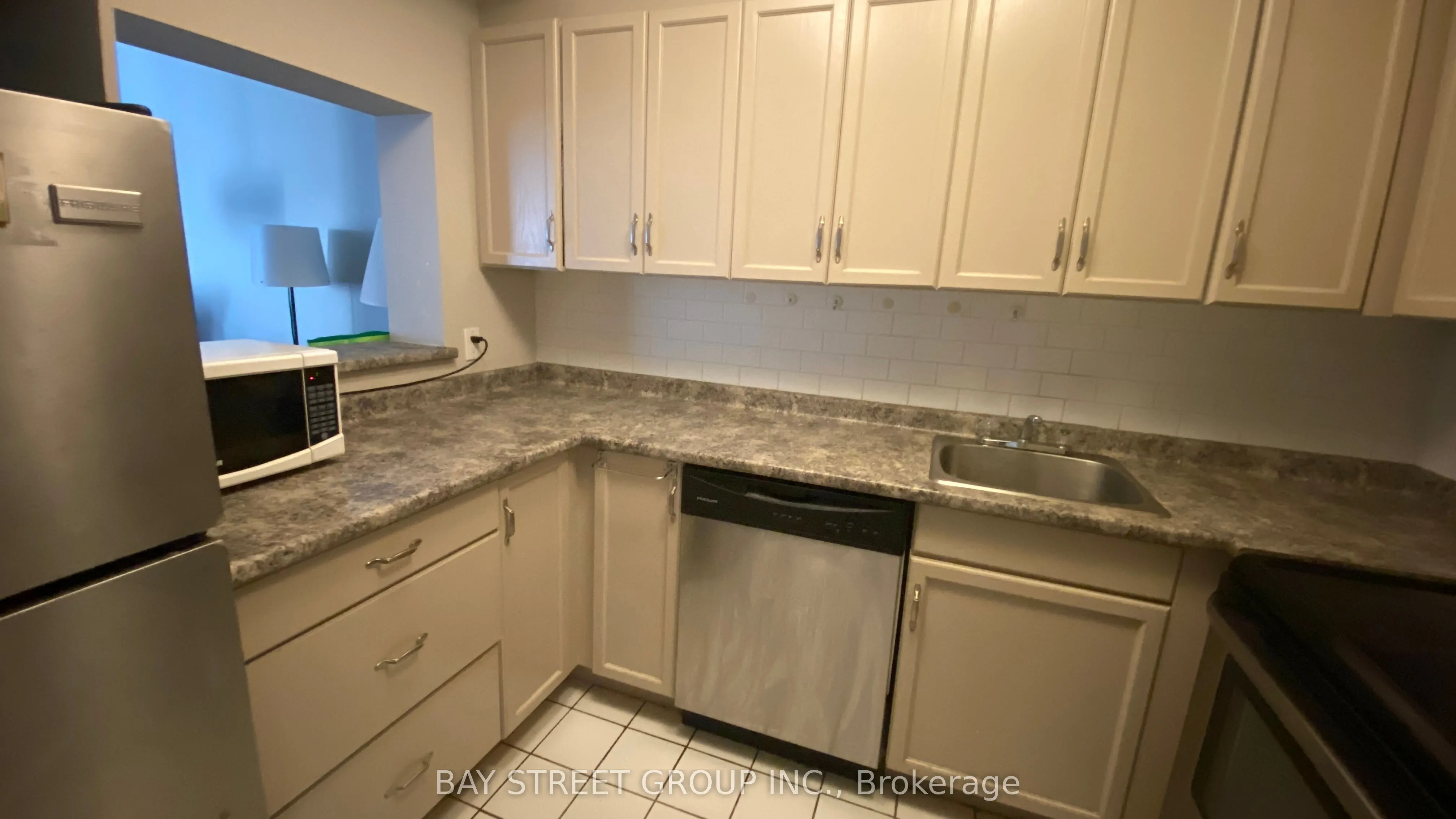 284 Bloor Street W, #902