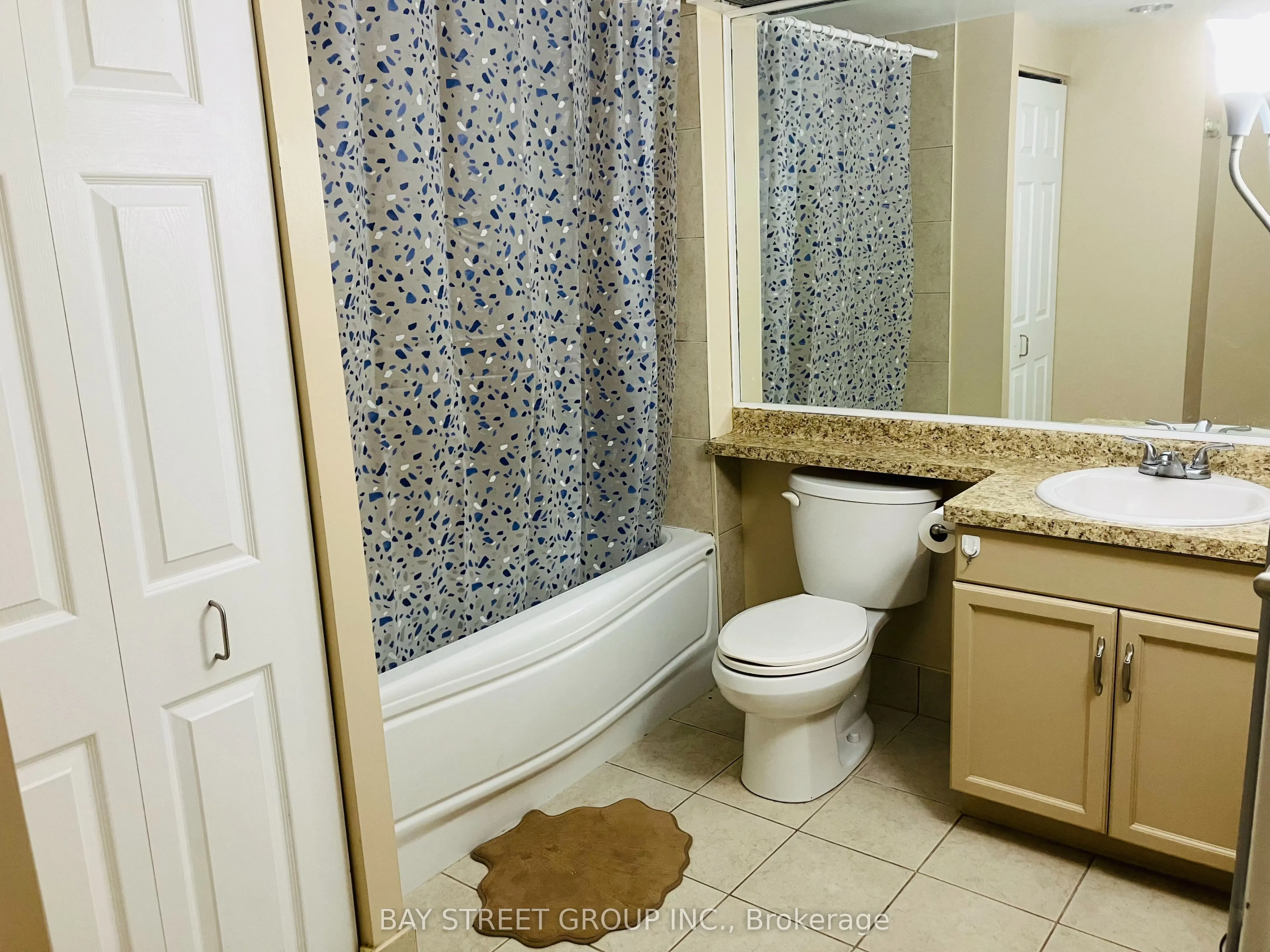 284 Bloor Street W, #902