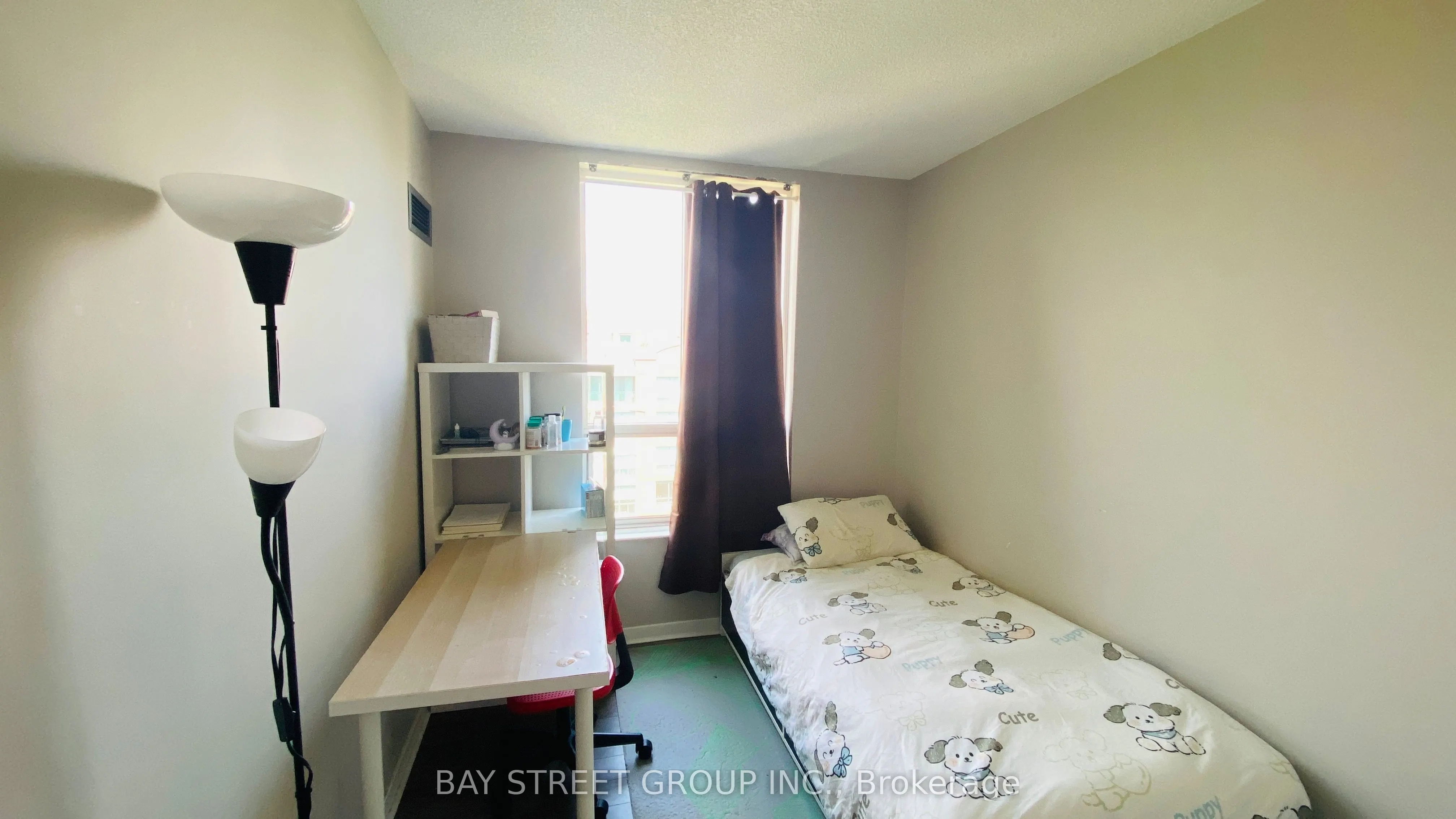 284 Bloor Street W, #902
