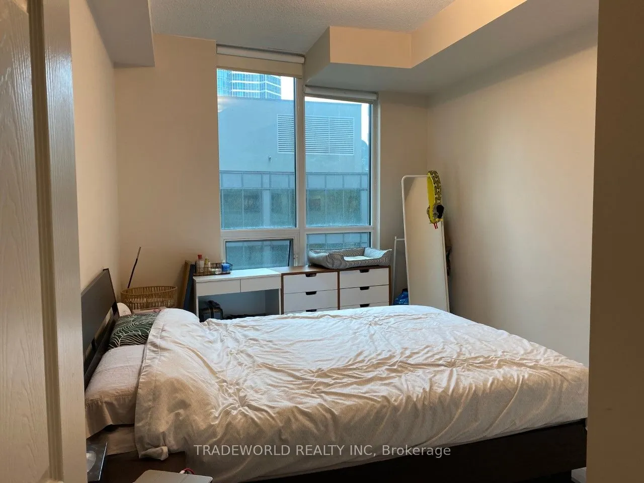 25 Lower Simcoe Street, #325