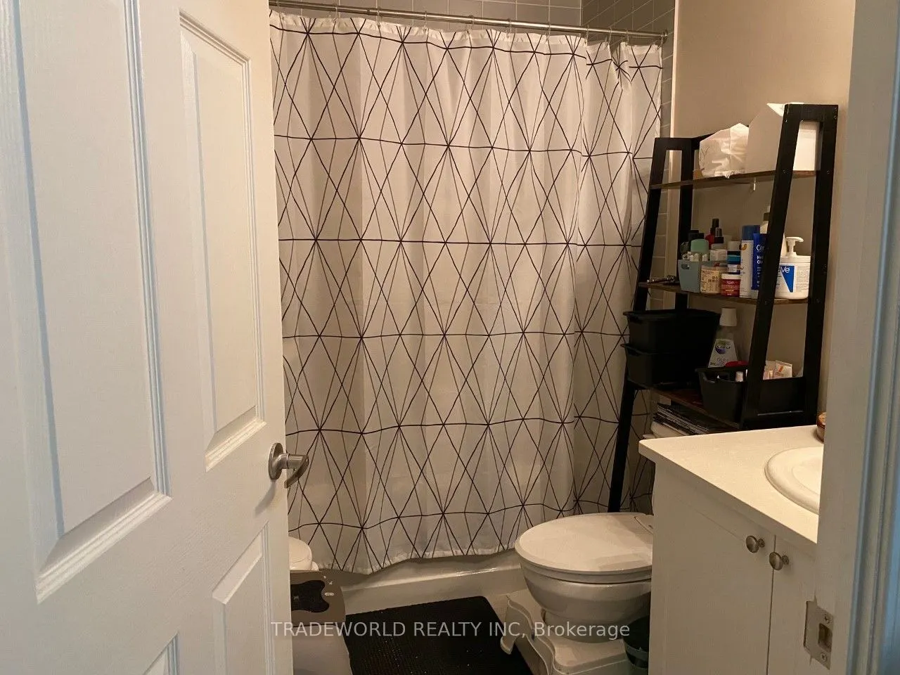25 Lower Simcoe Street, #325