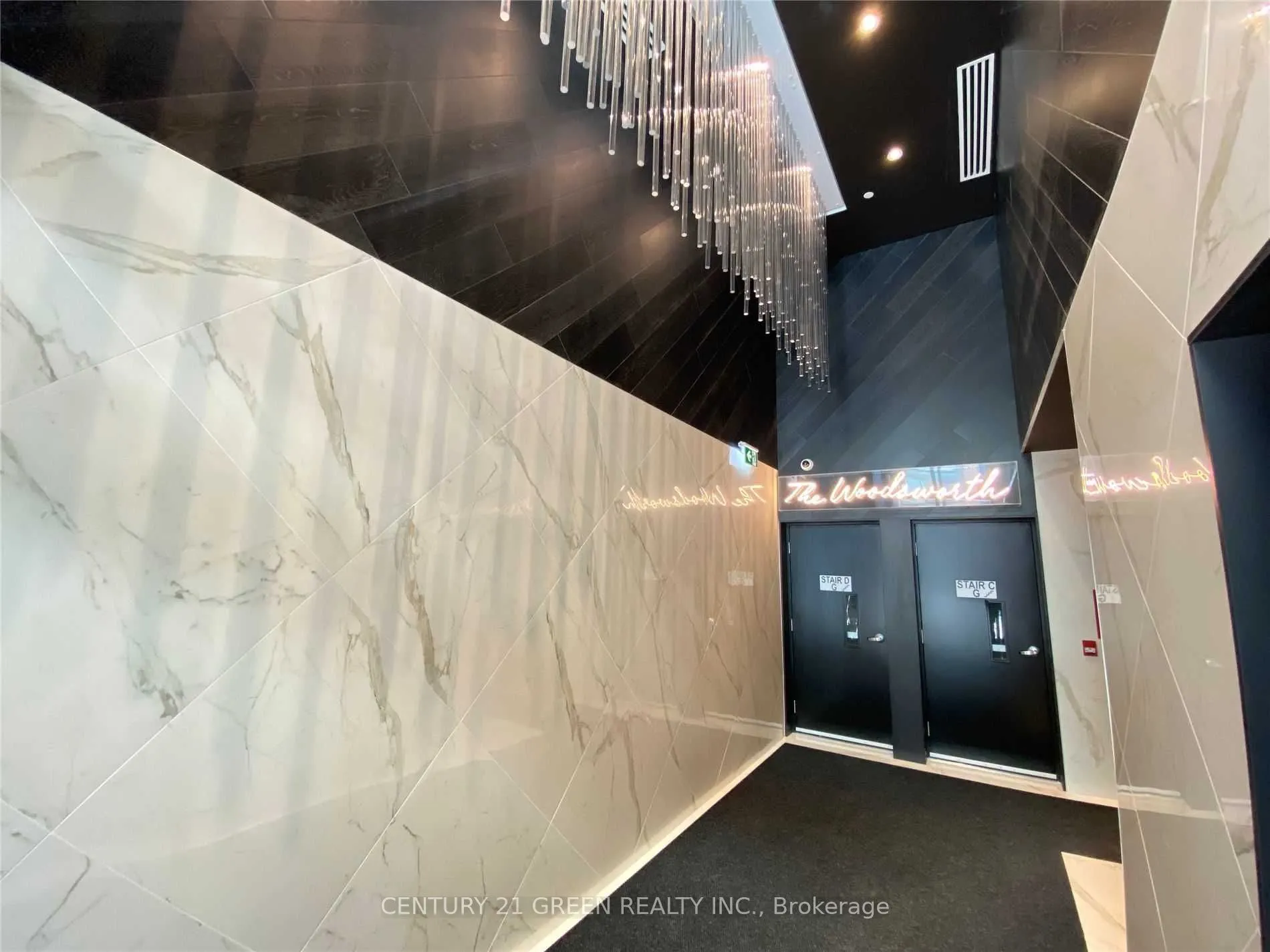 458 Richmond Street W, #204