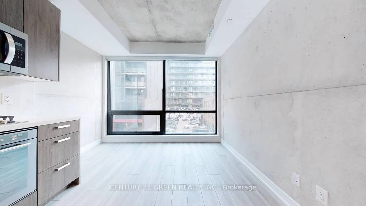 458 Richmond Street W, #204