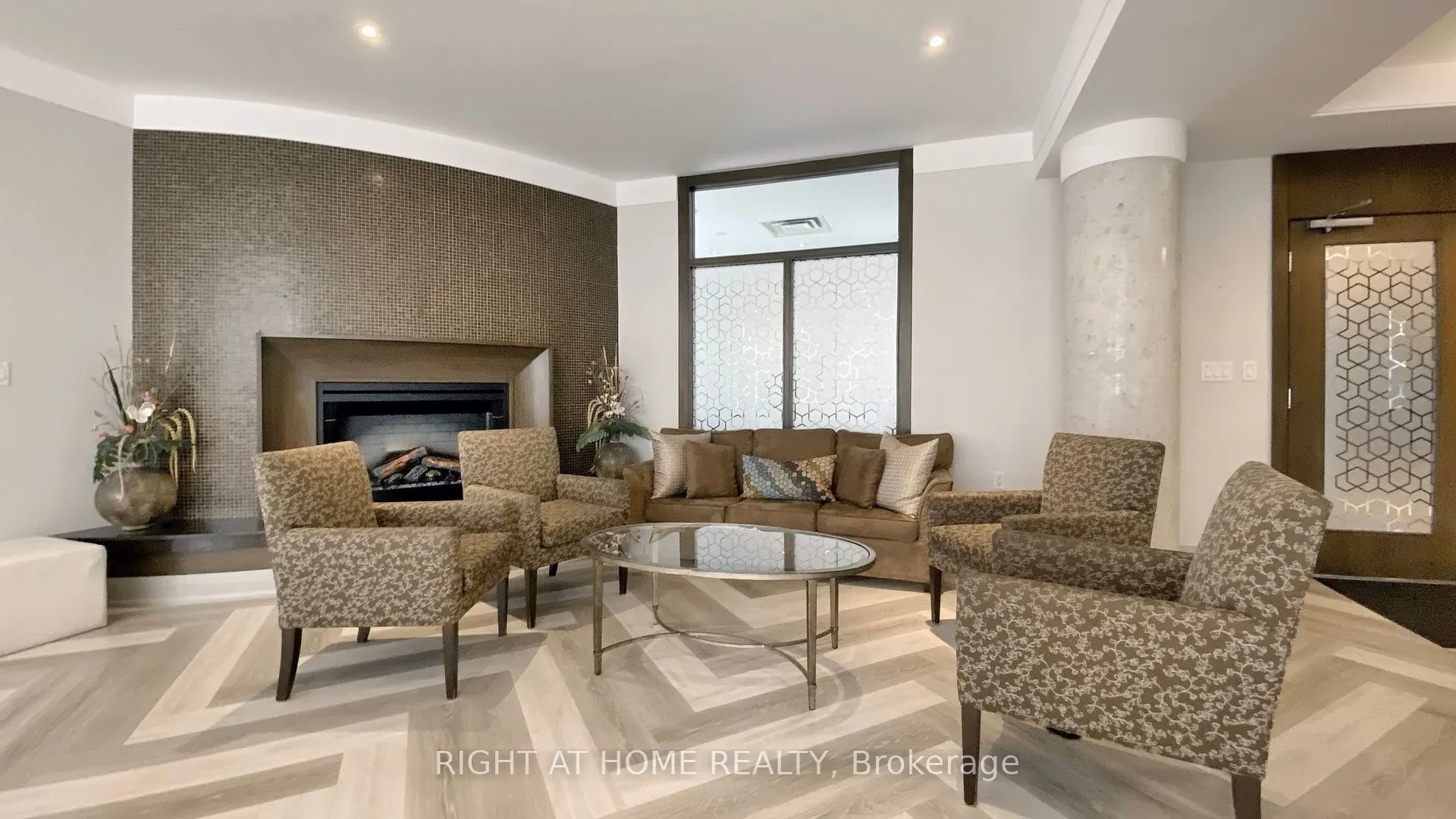 3840 Bathurst Street, #609