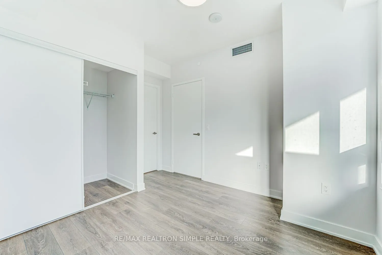 195 Redpath Avenue, #1606