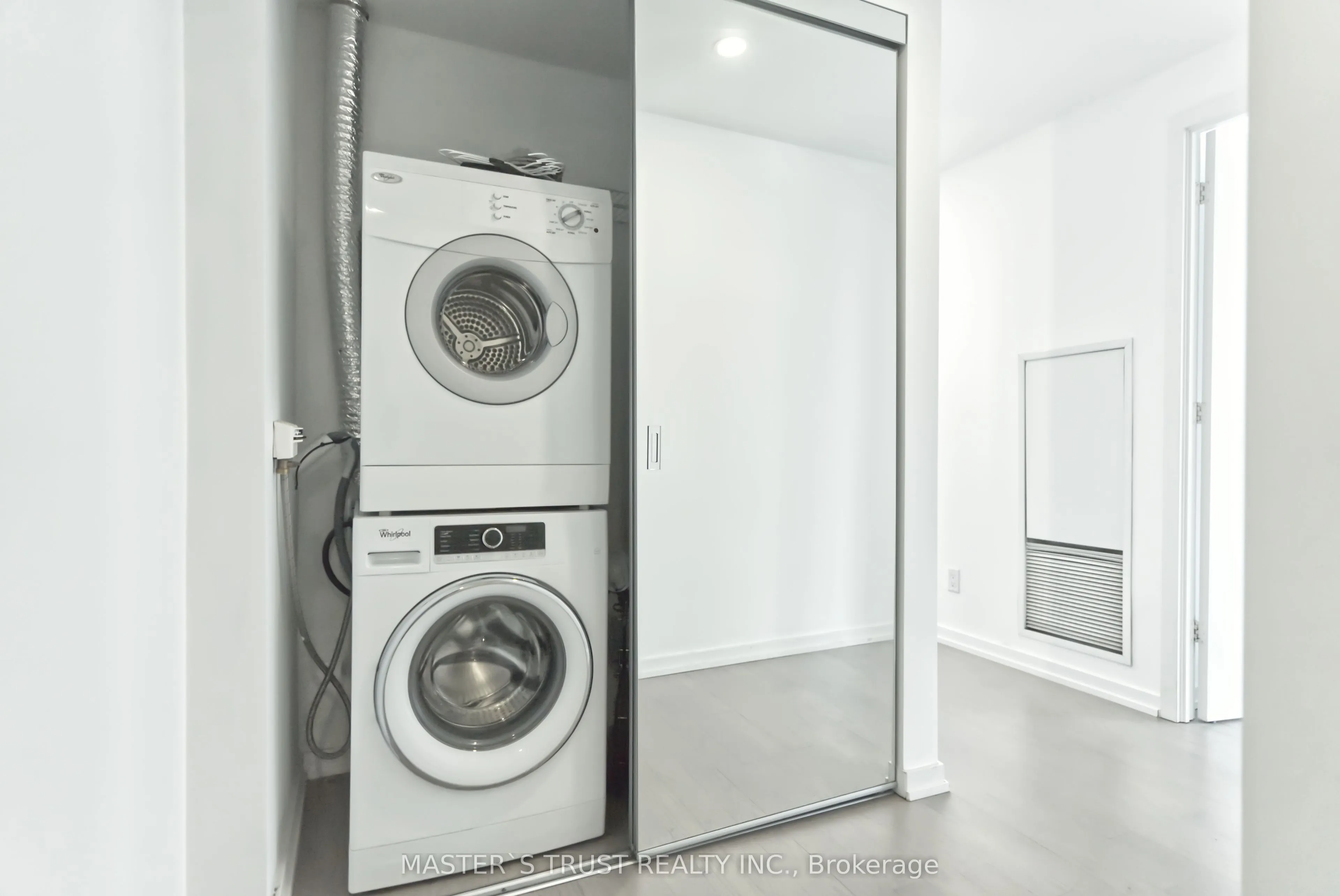 101 Peter Street, #2511