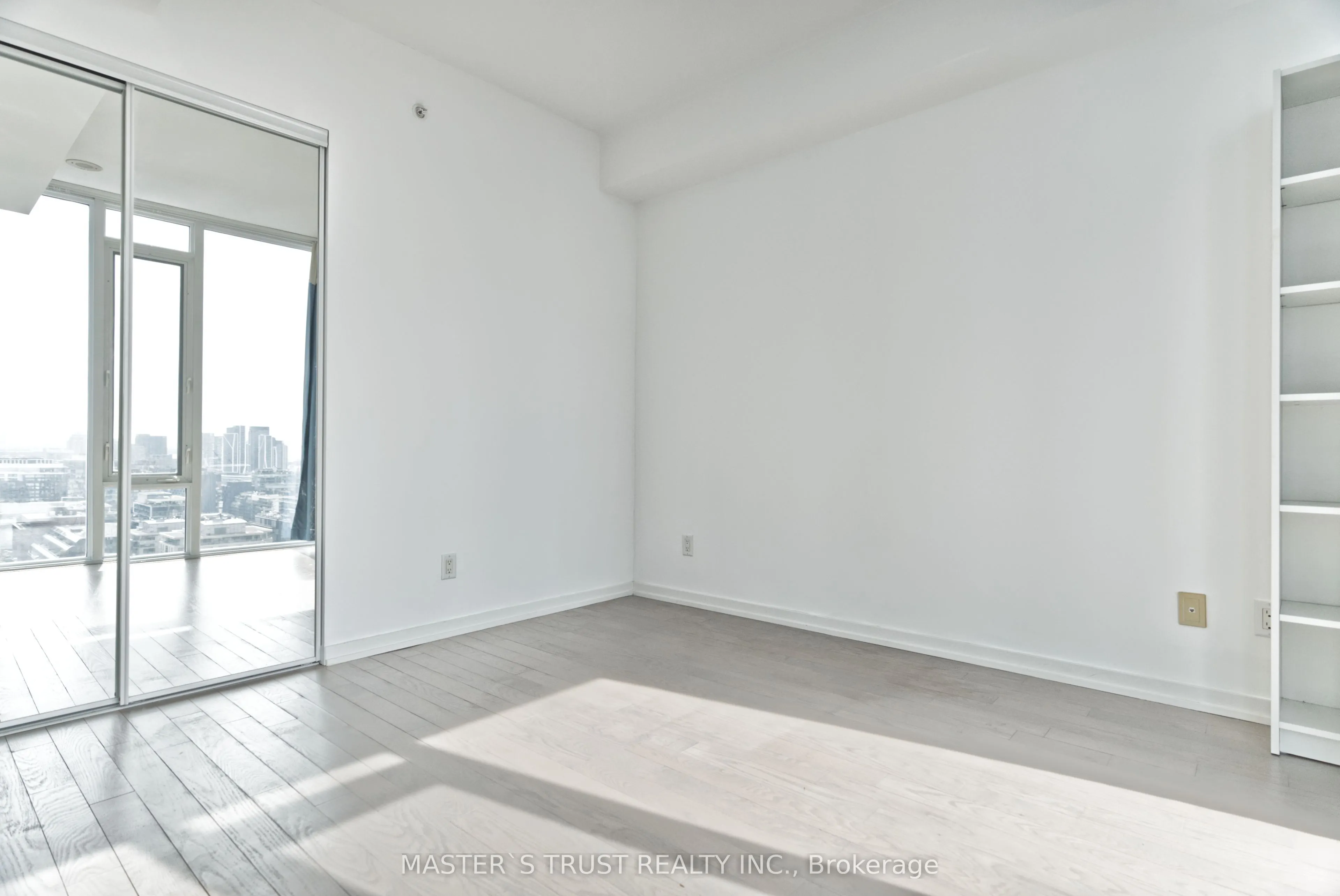 101 Peter Street, #2511