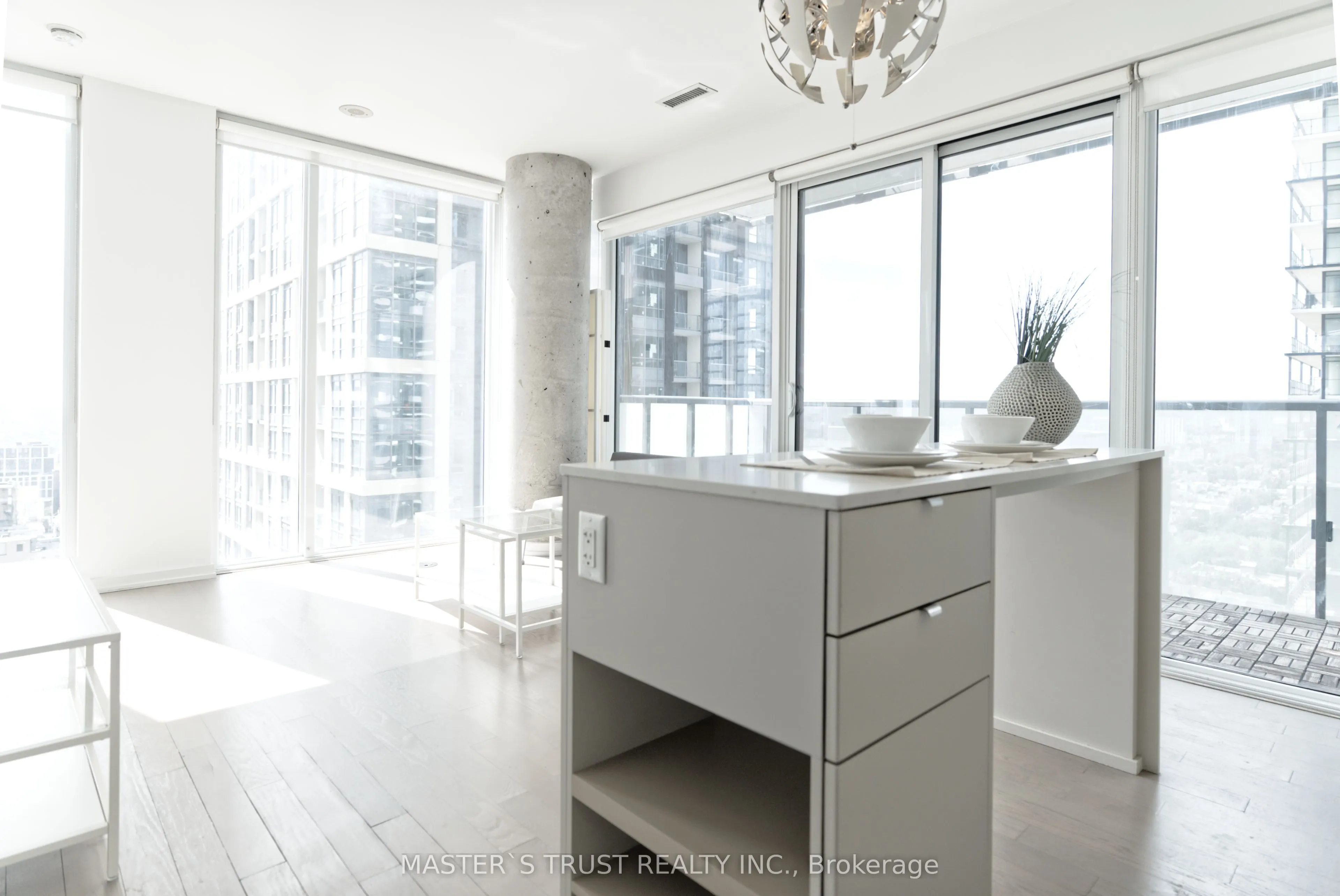 101 Peter Street, #2511