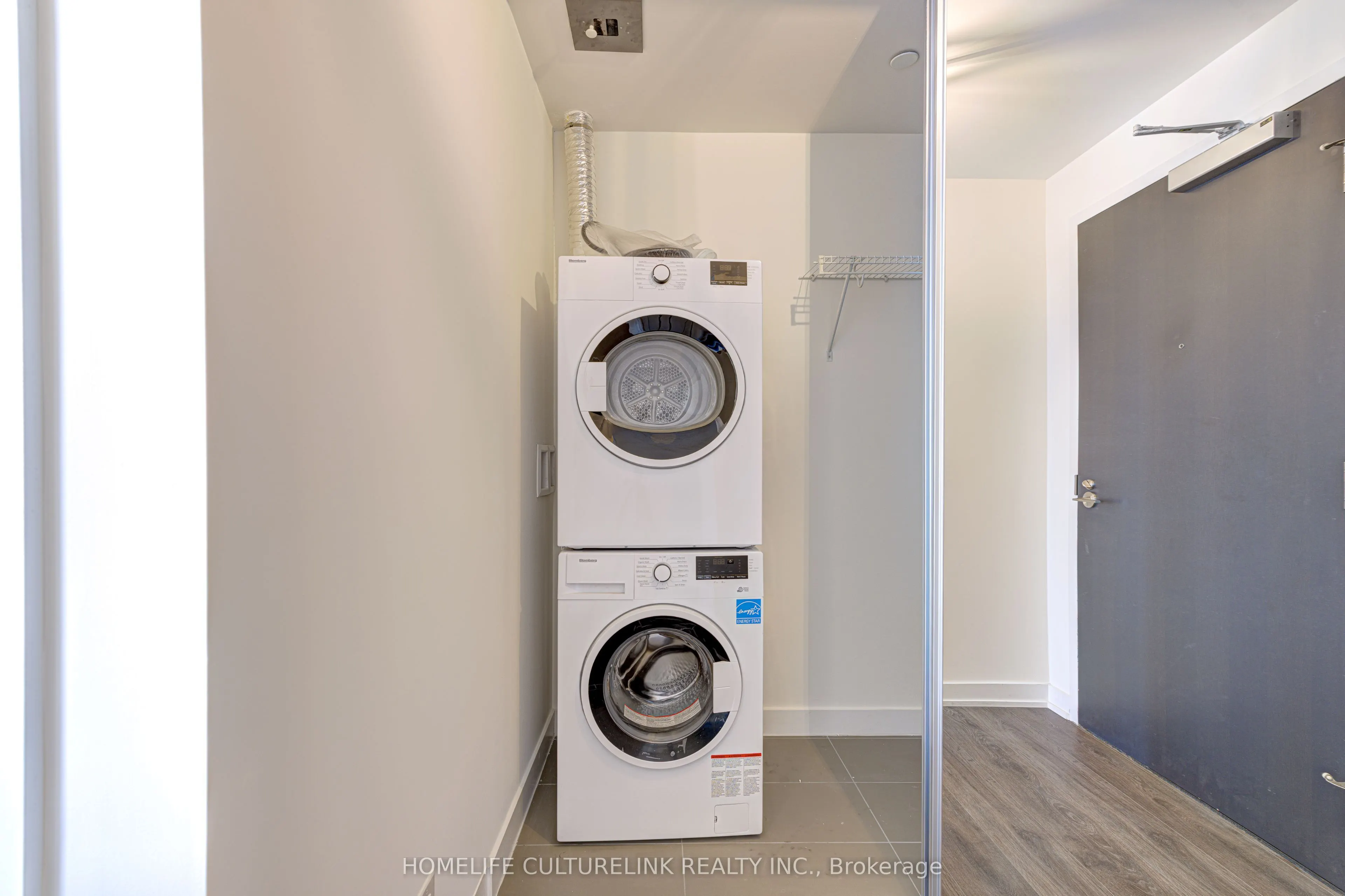 609 Avenue Road, #1704