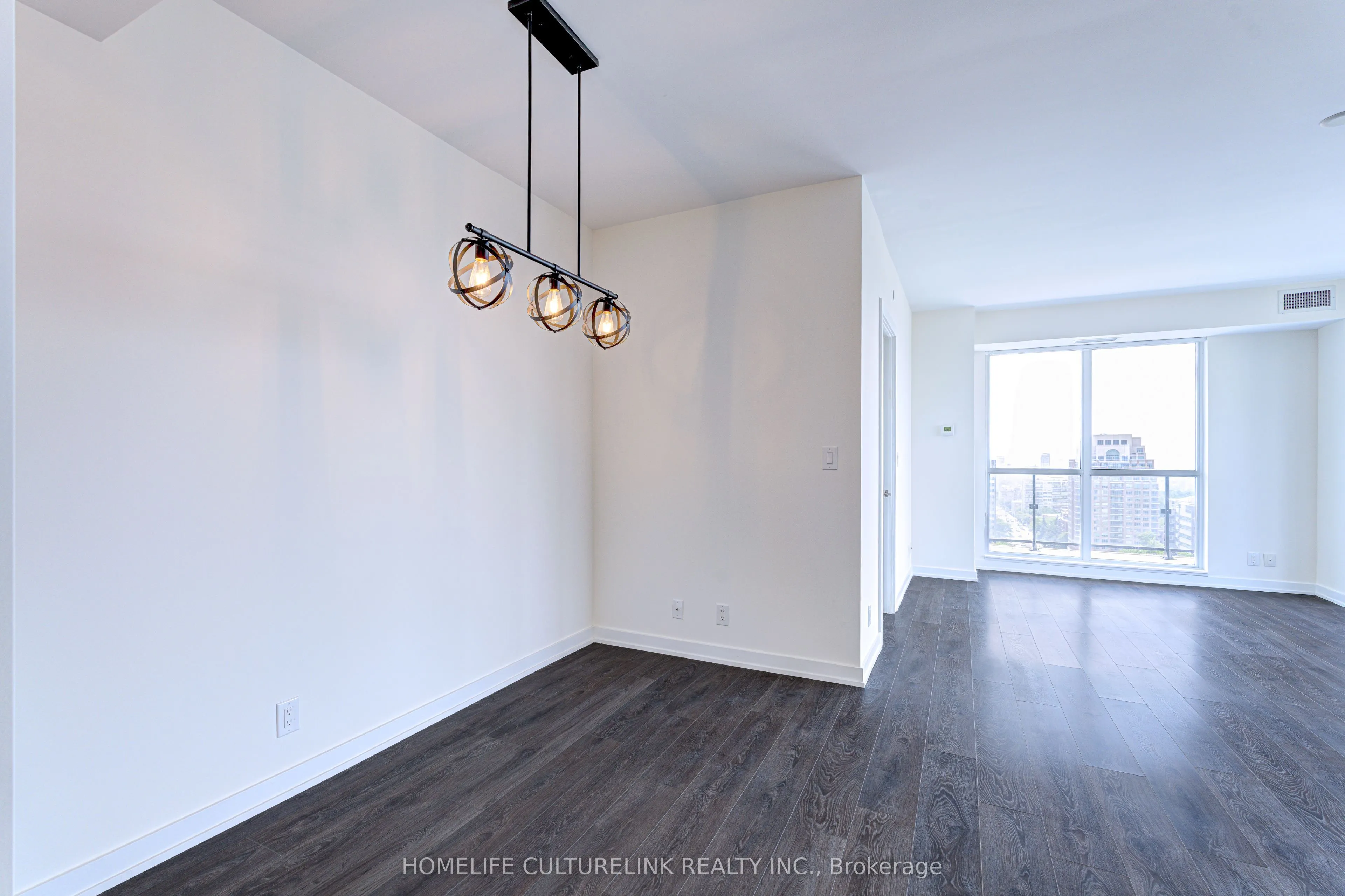 609 Avenue Road, #1704
