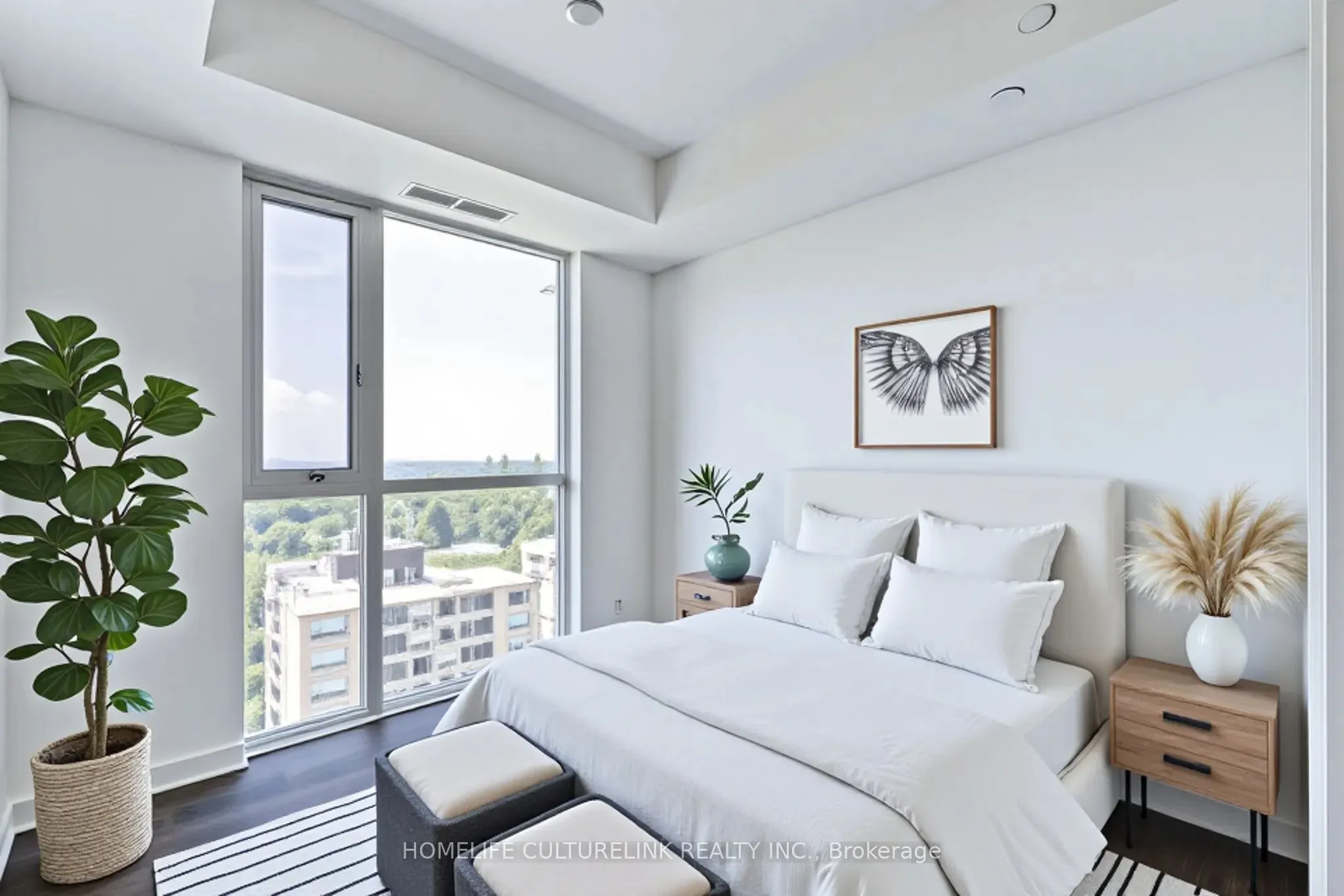 609 Avenue Road, #1704