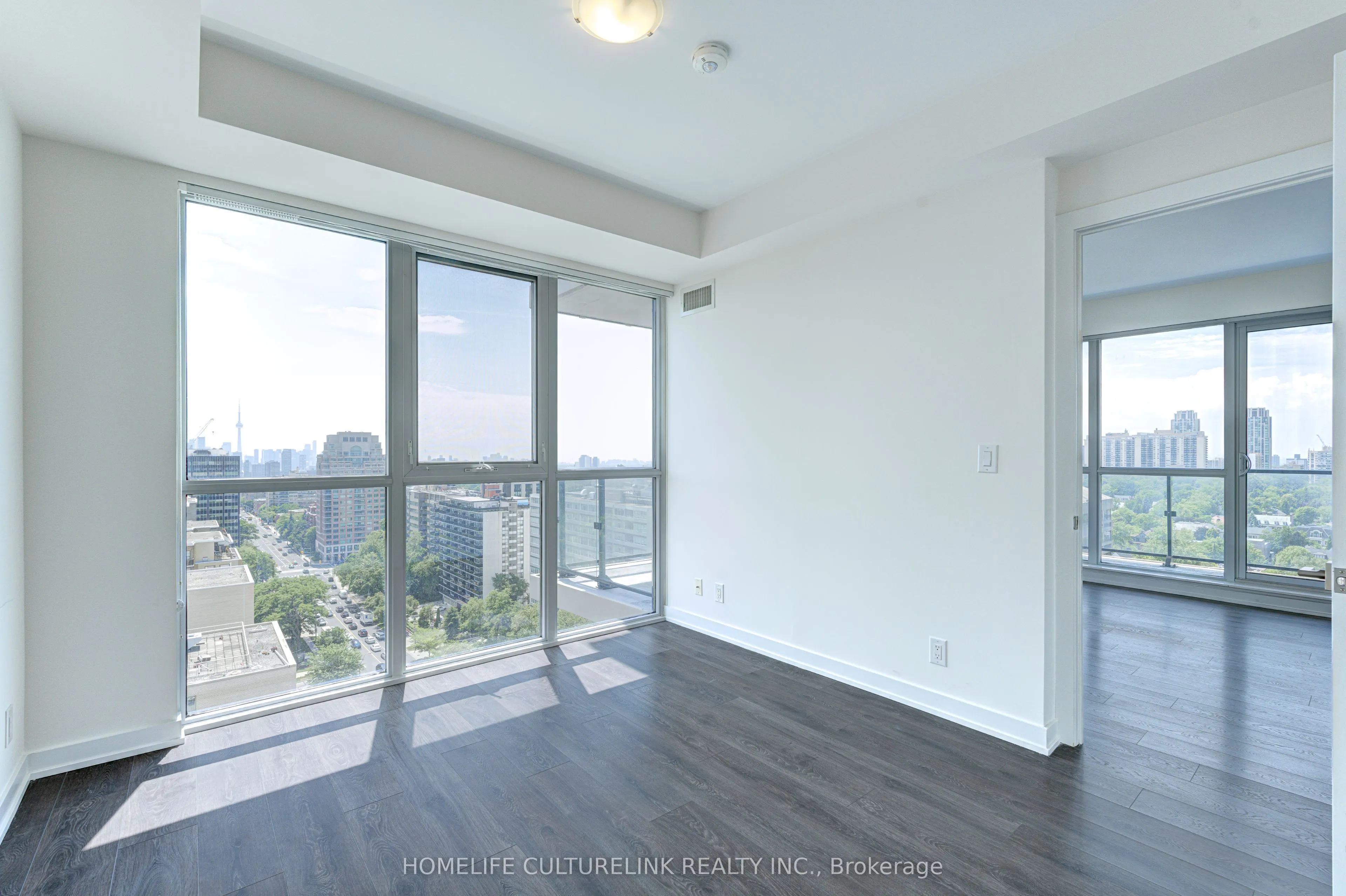 609 Avenue Road, #1704