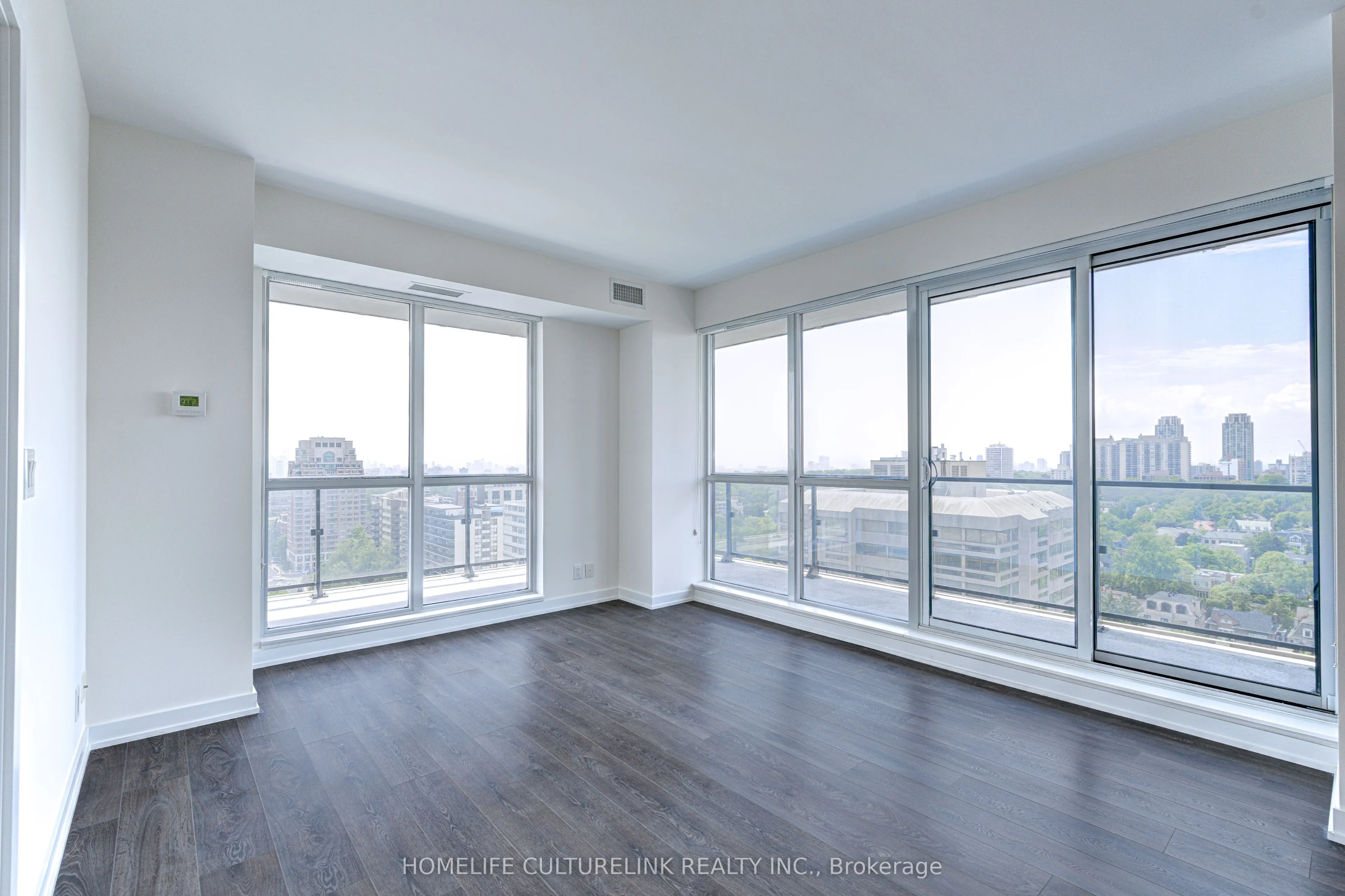 609 Avenue Road, #1704
