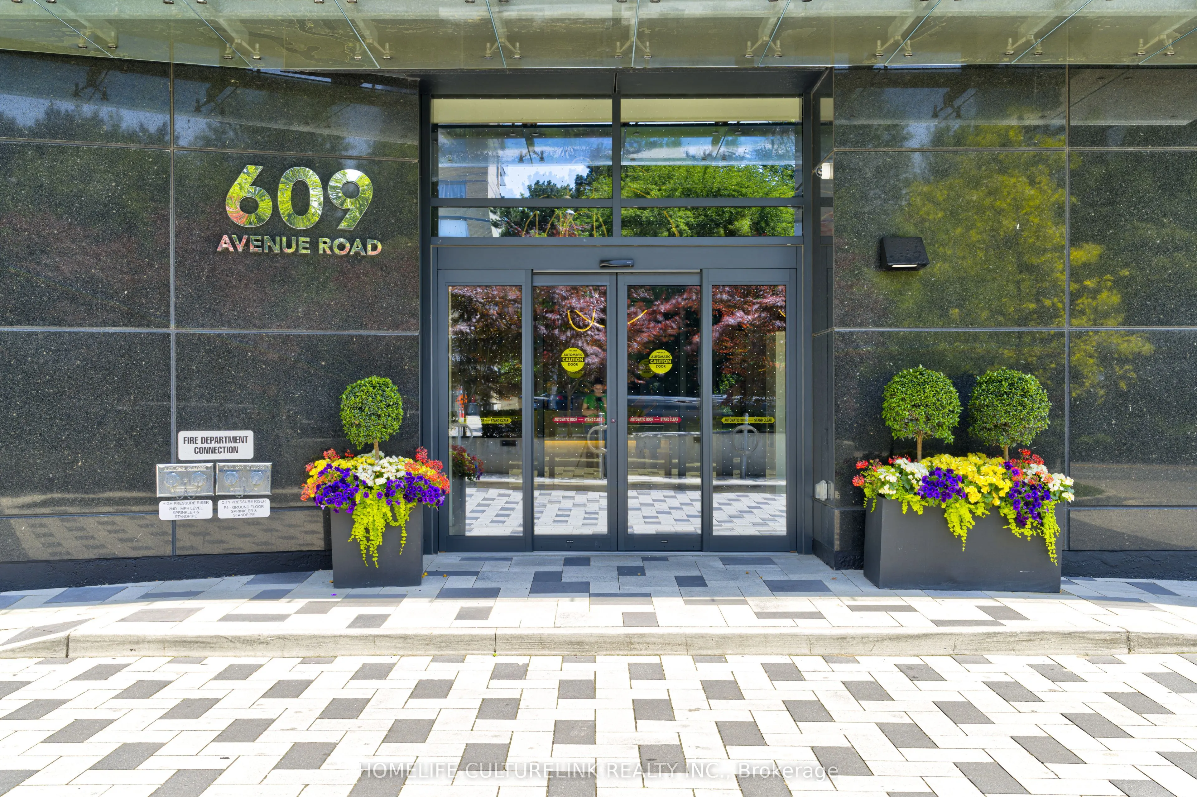 609 Avenue Road, #1704