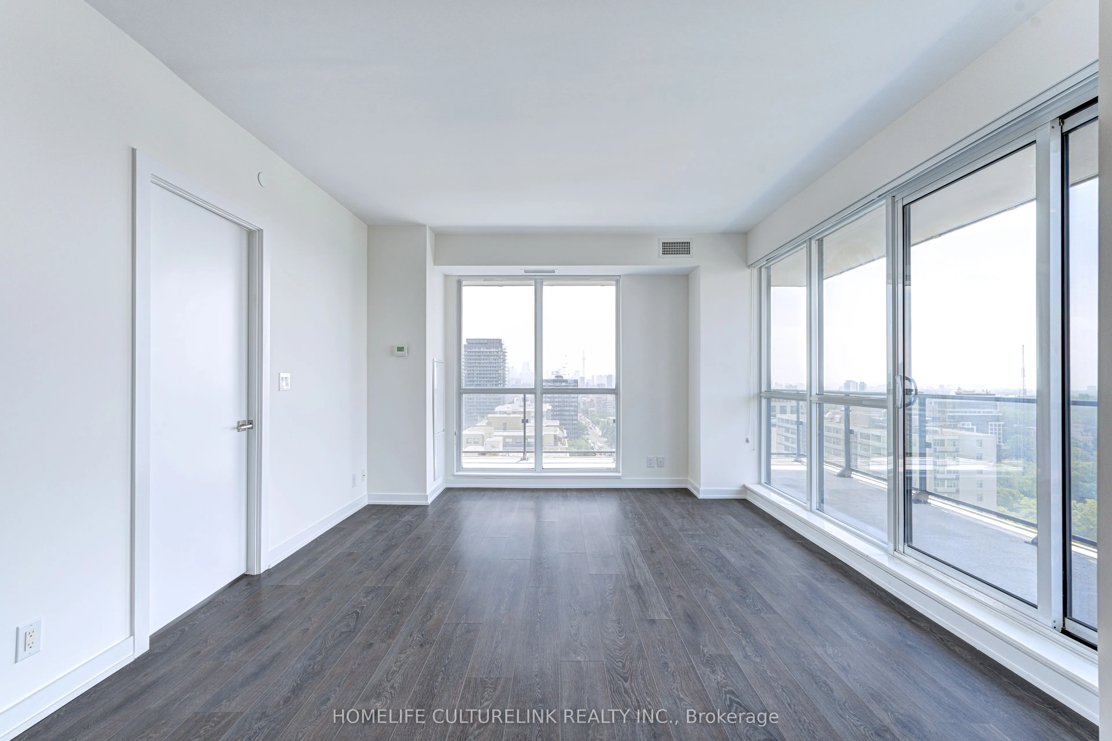 609 Avenue Road, #1704