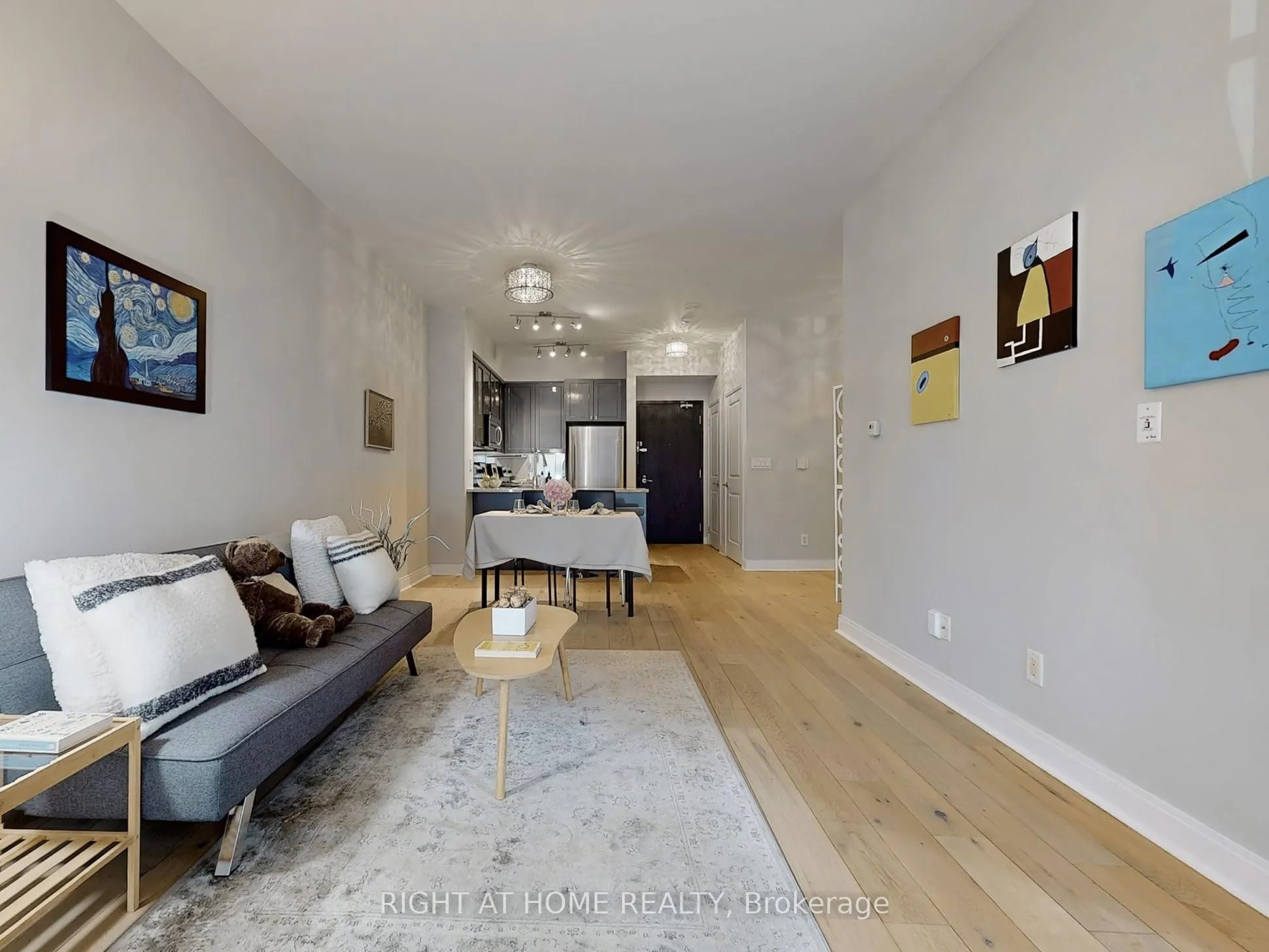 21 Scollard Street, #207