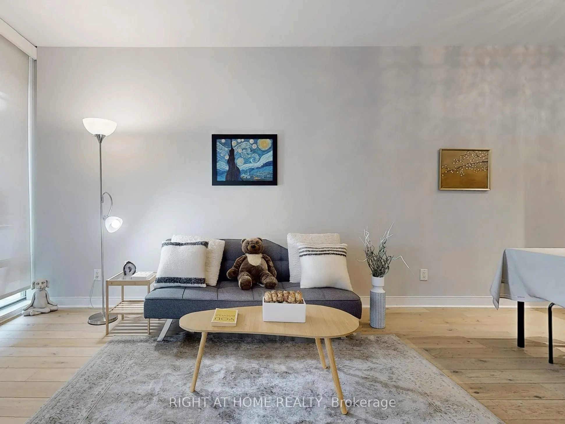 21 Scollard Street, #207