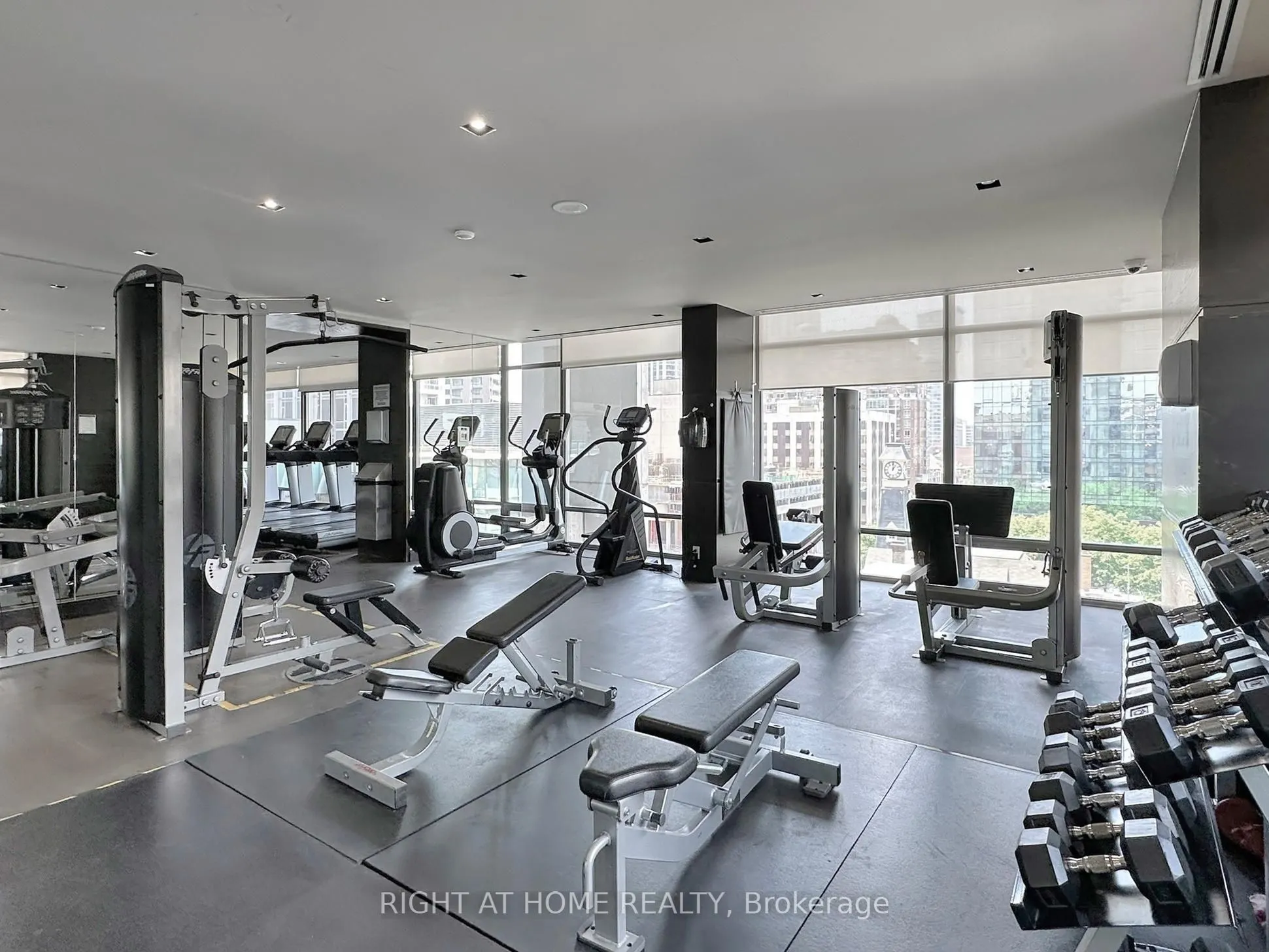 21 Scollard Street, #207