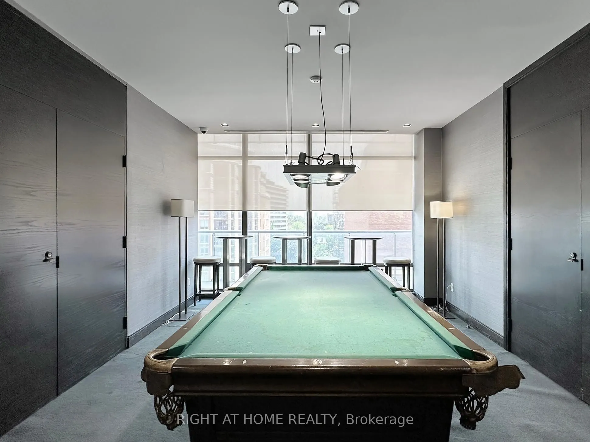 21 Scollard Street, #207