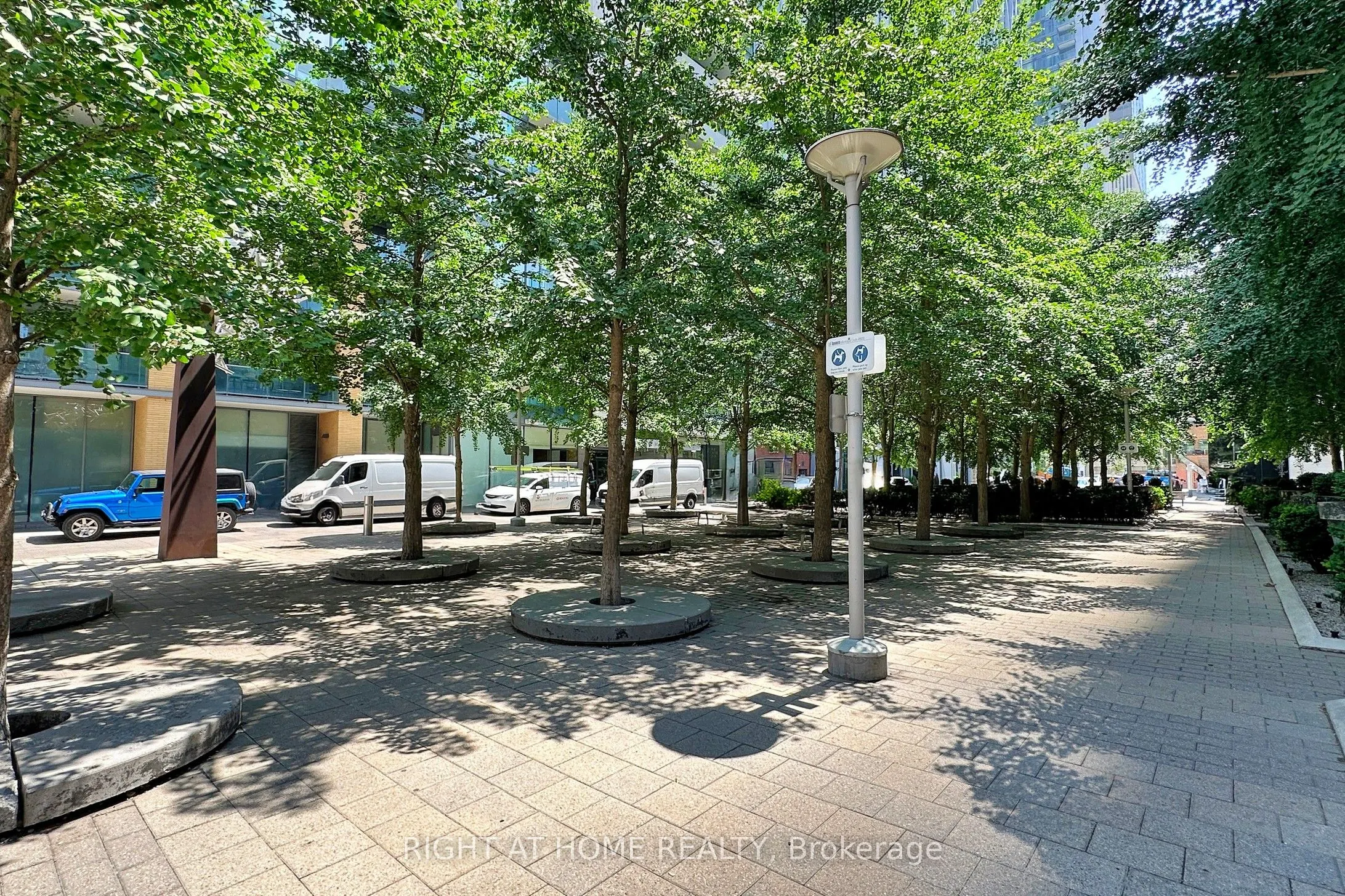 21 Scollard Street, #207