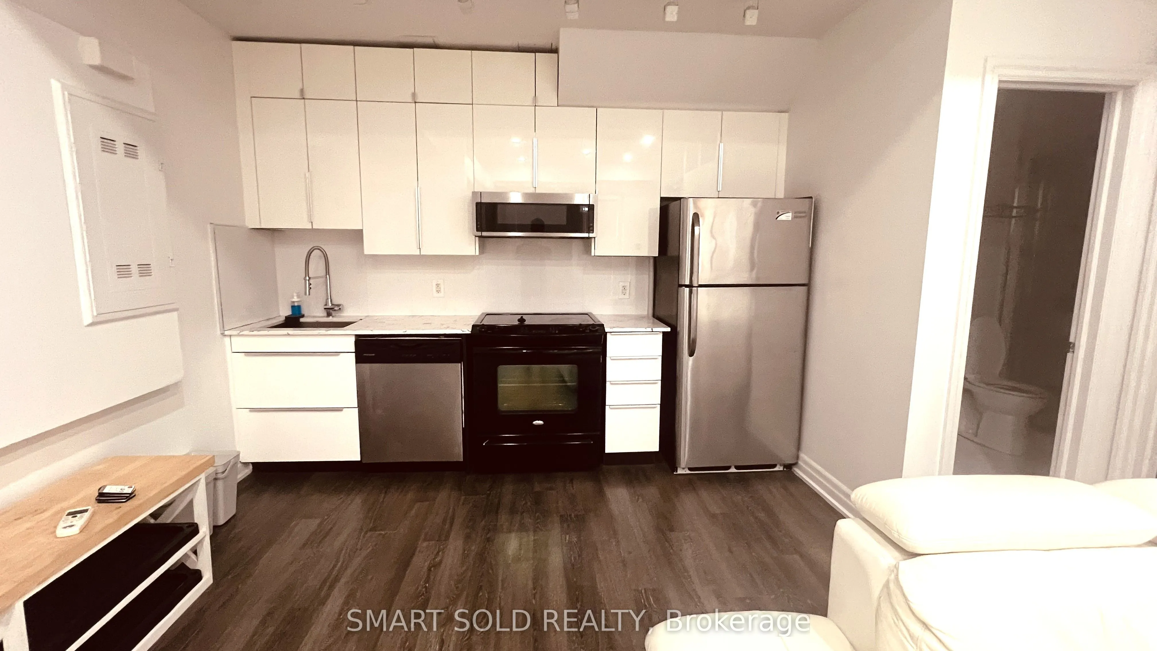 722 Sheppard Avenue W, #4